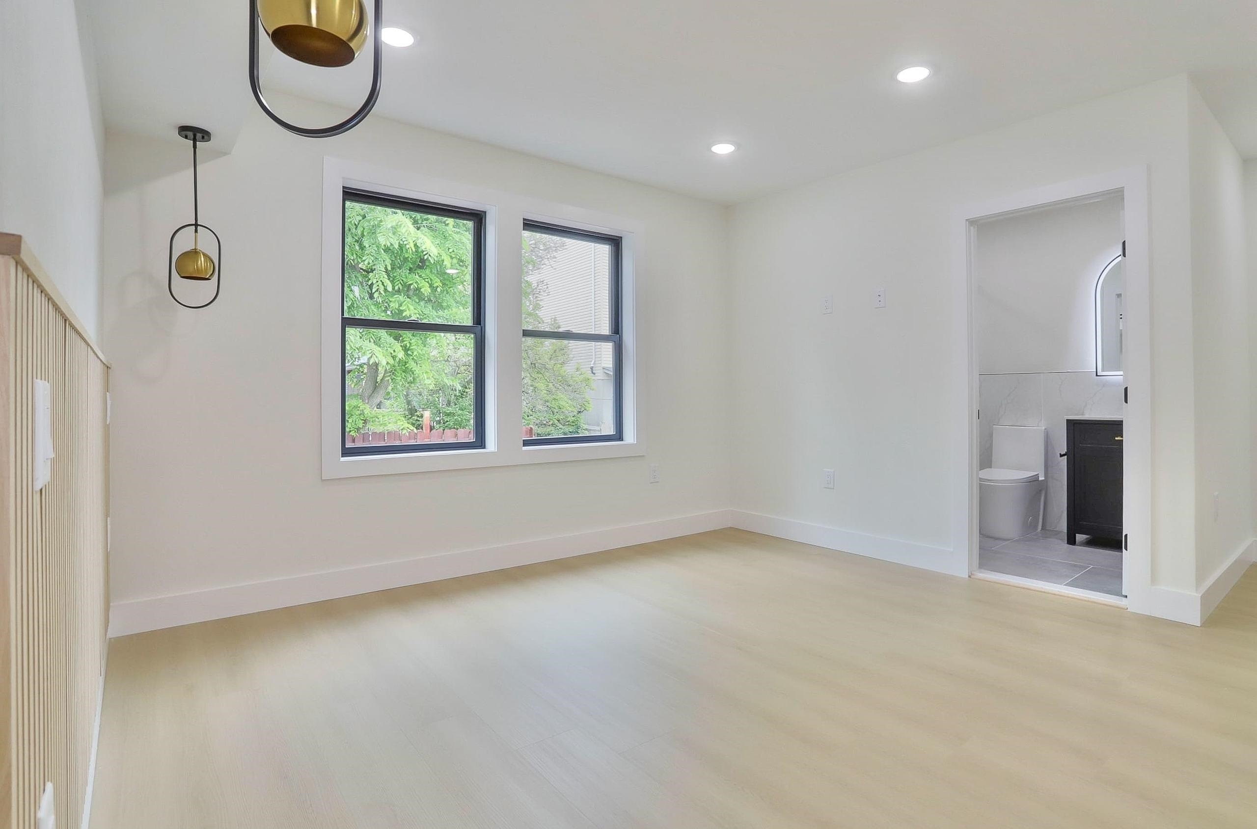 182 COLUMBIA AVE