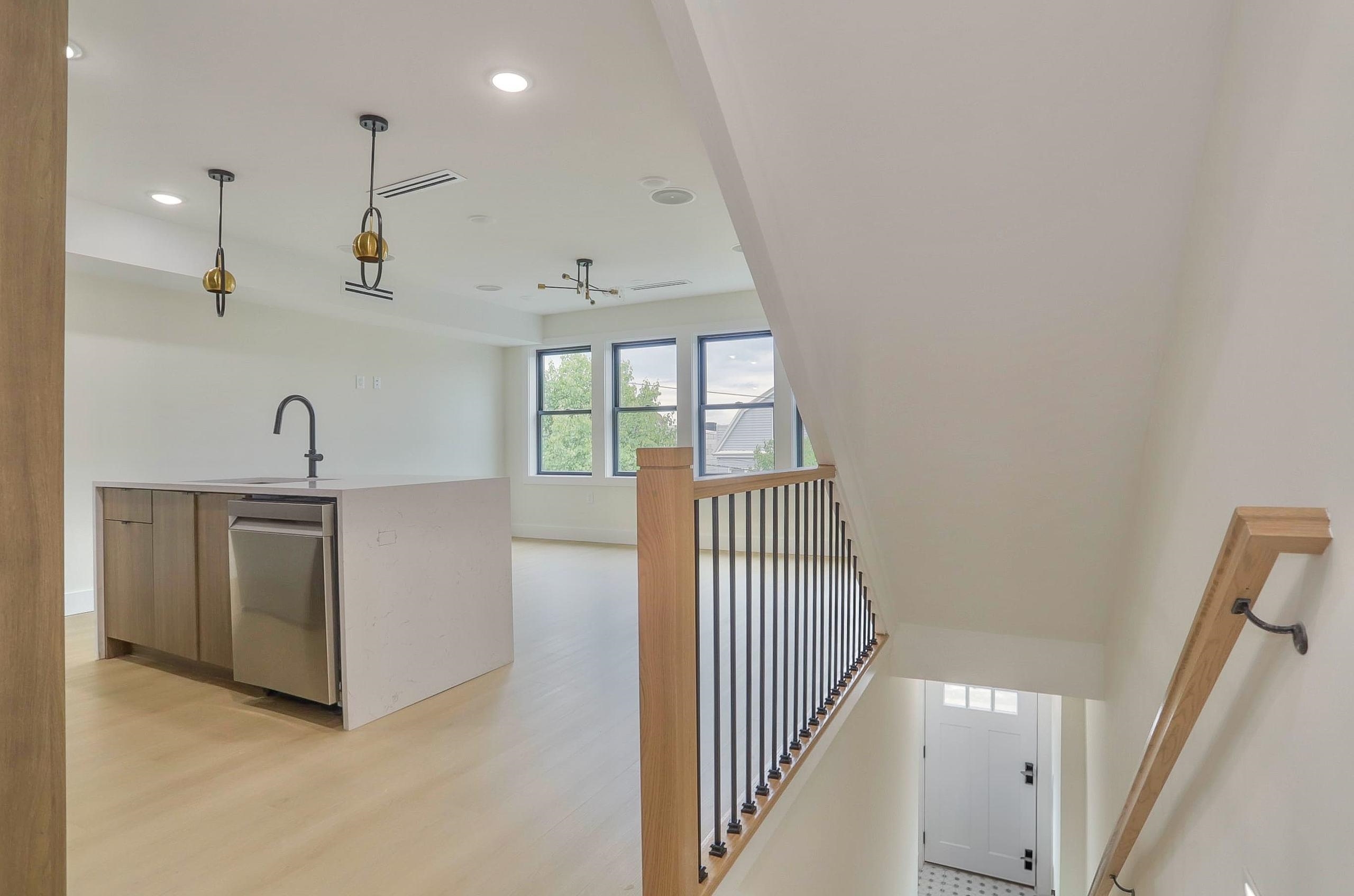 182 COLUMBIA AVE