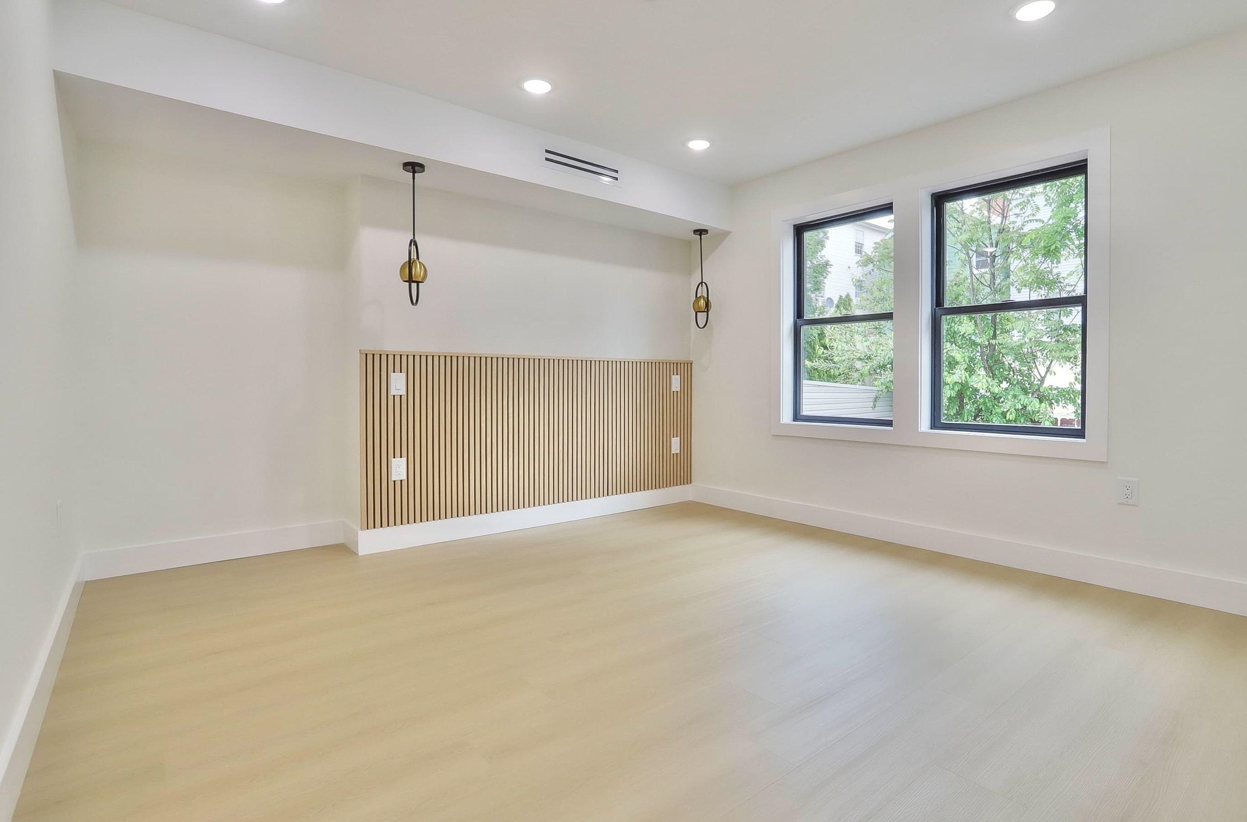 182 COLUMBIA AVE