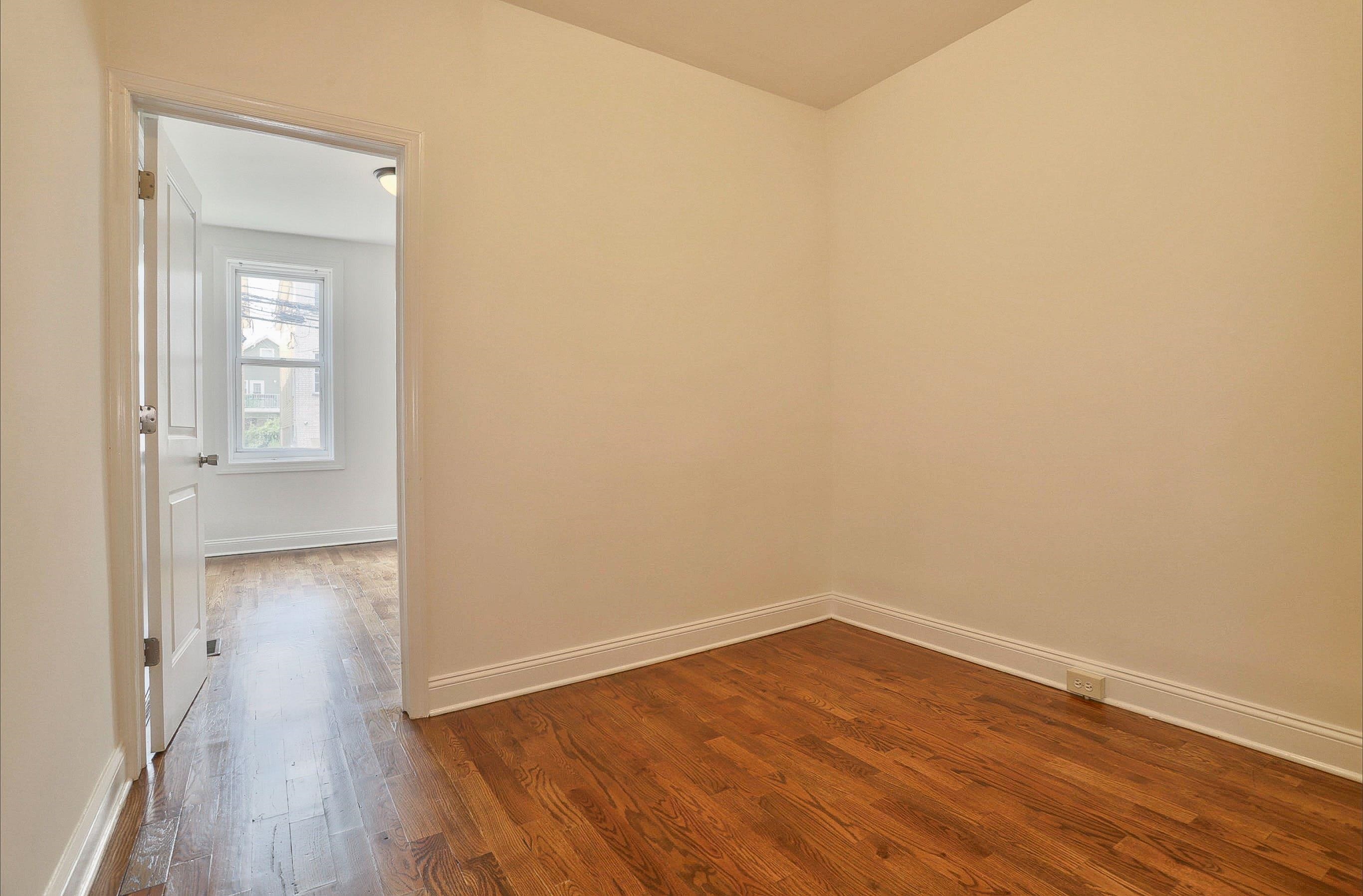 272 GRANT AVE Unit: 1