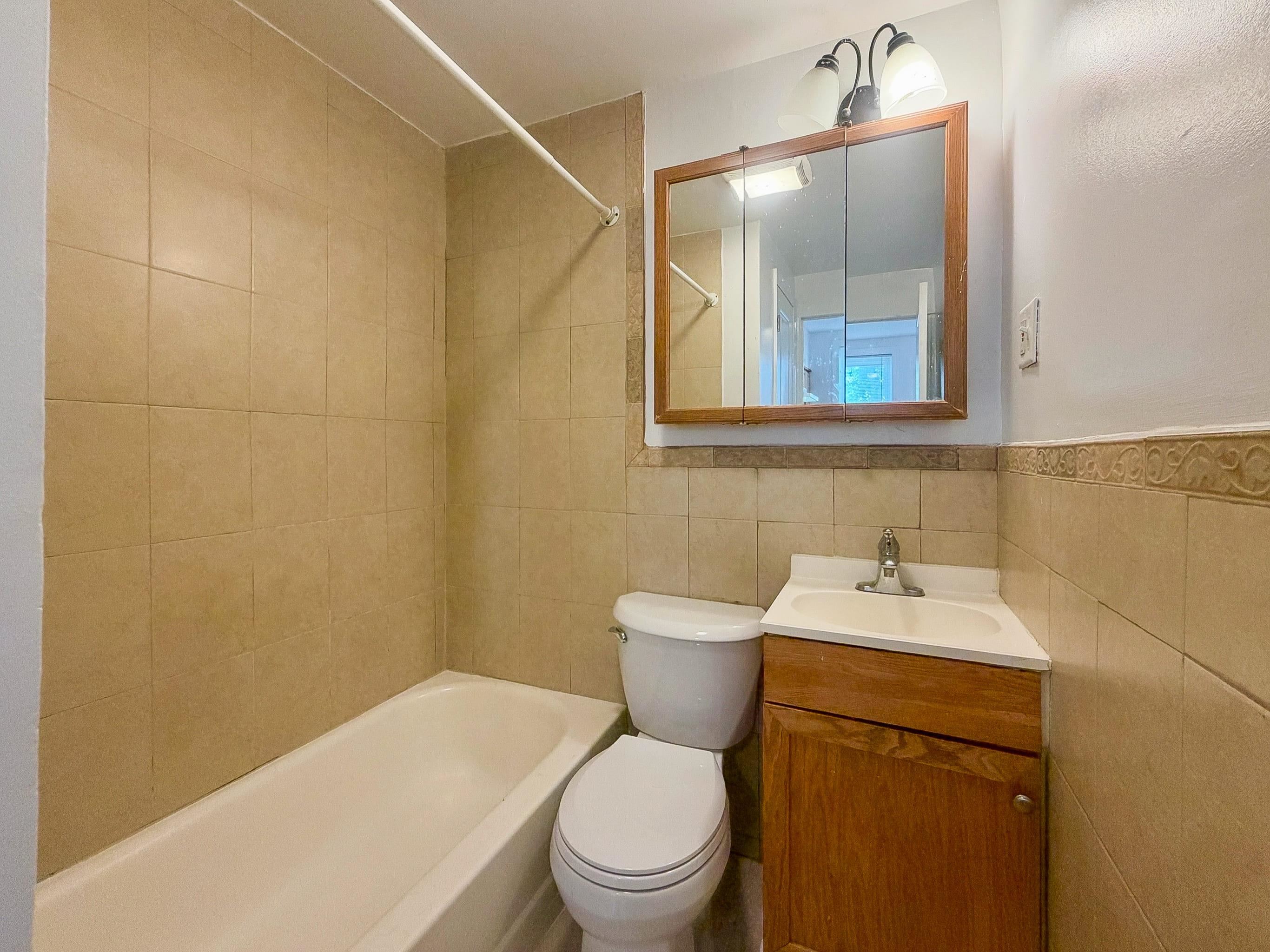 272 GRANT AVE Unit: 1
