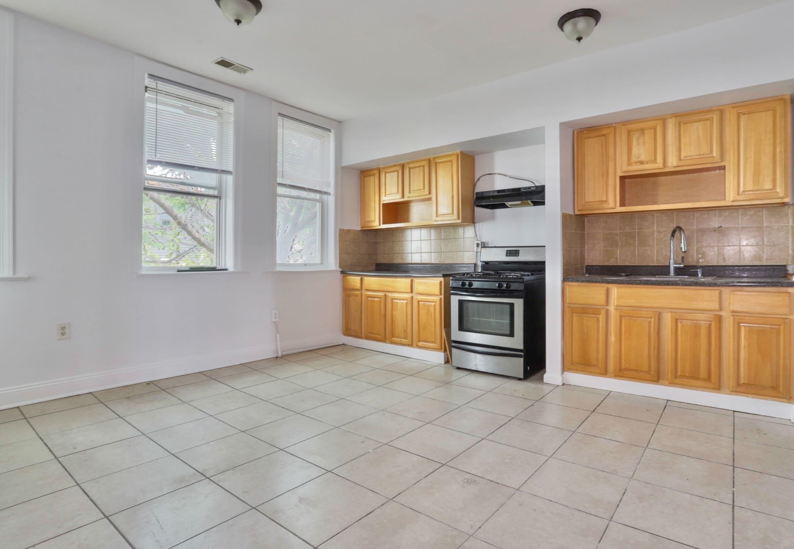 272 GRANT AVE Unit: 2