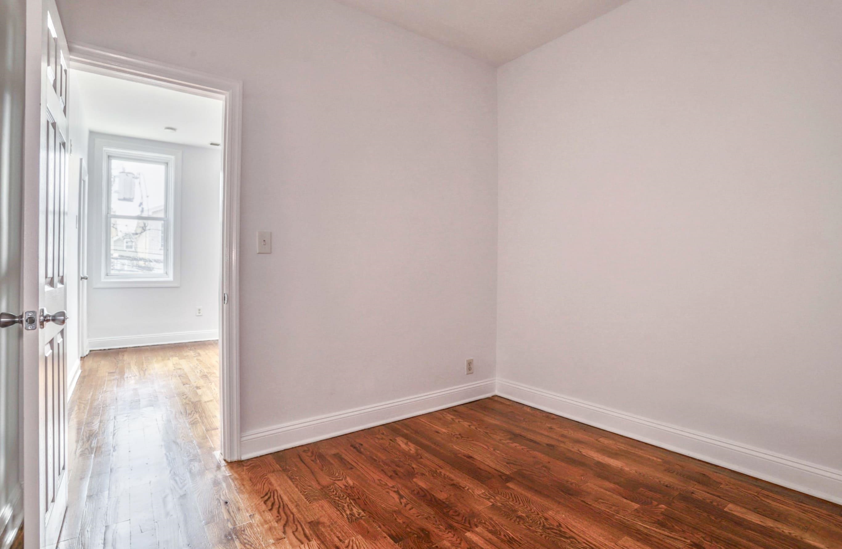 272 GRANT AVE Unit: 2