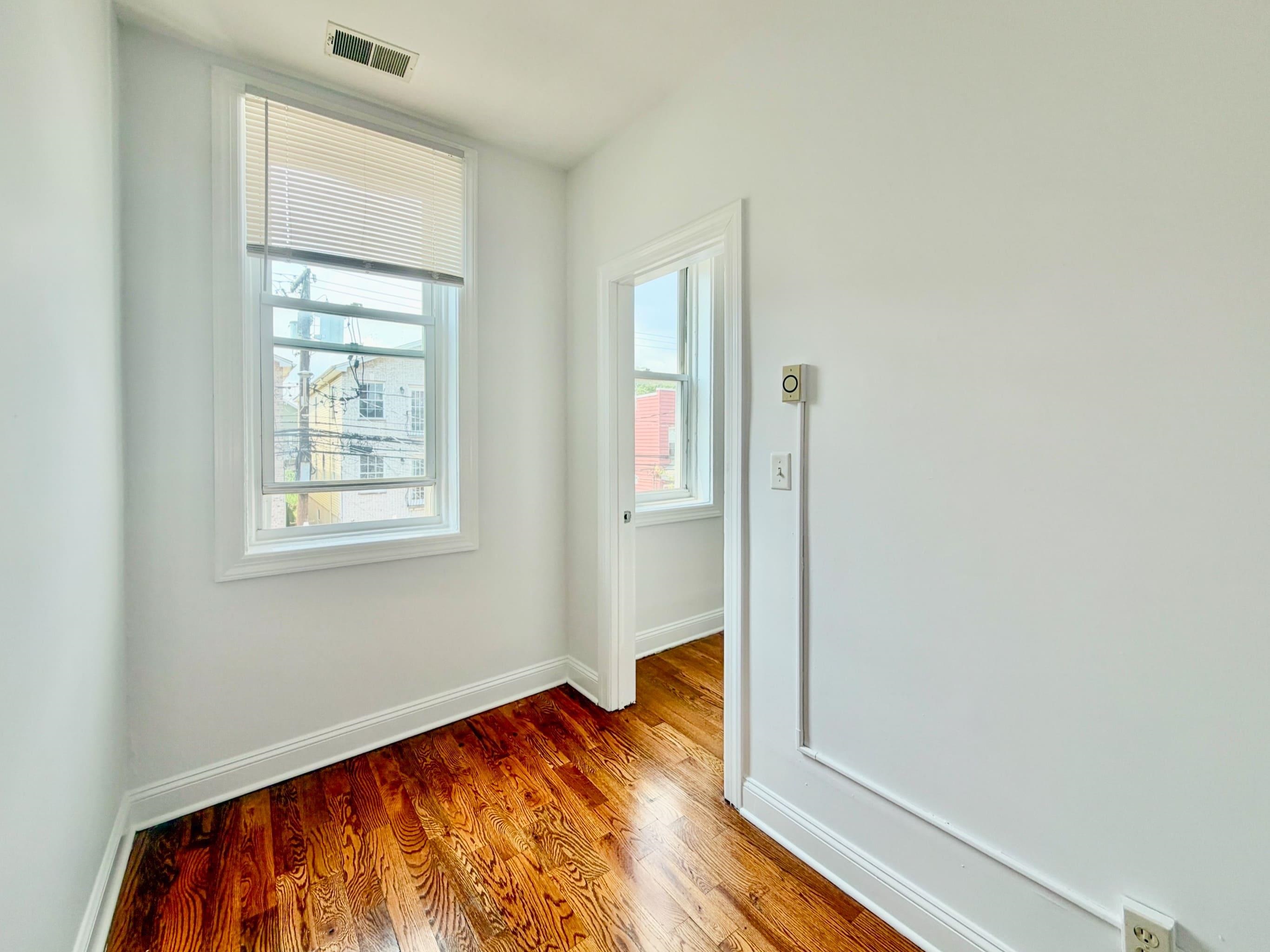 272 GRANT AVE Unit: 2