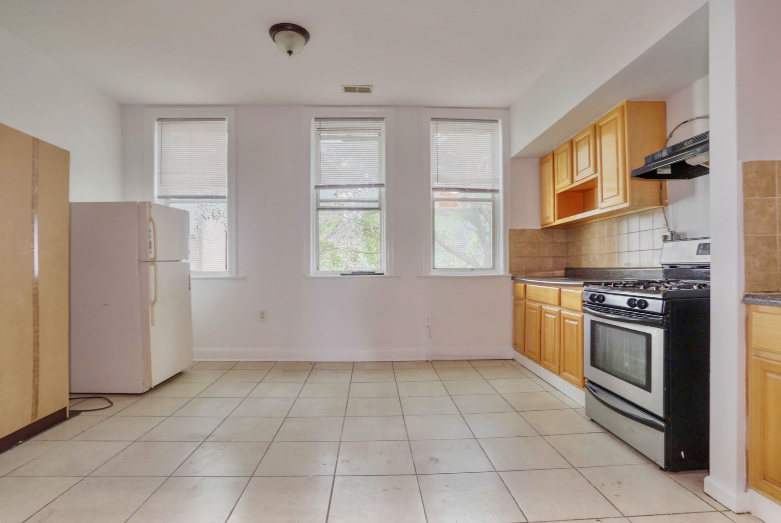 272 GRANT AVE Unit: 2