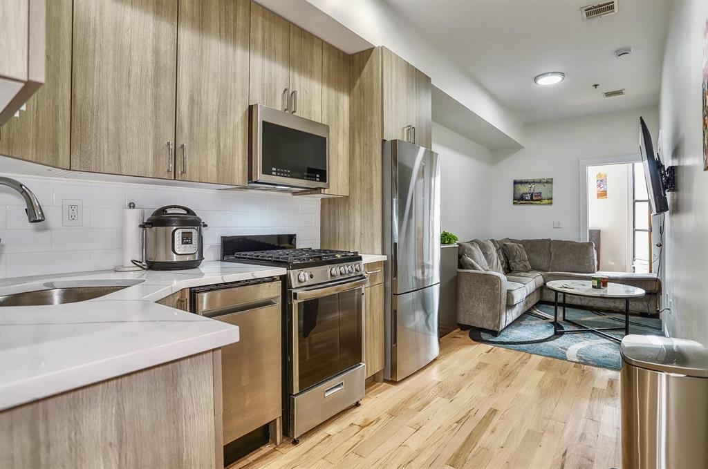 314 MONROE ST Unit: 8