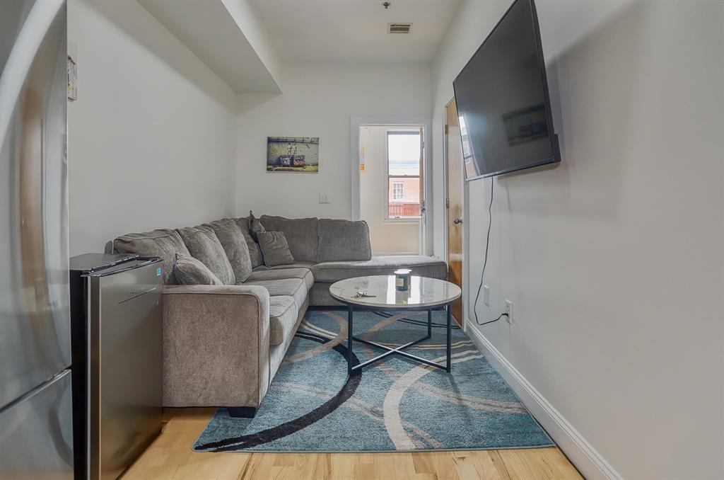 314 MONROE ST Unit: 8