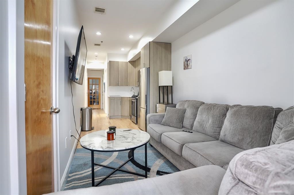 314 MONROE ST Unit: 8