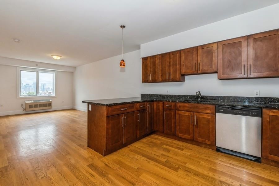 125 43RD ST Unit: 602