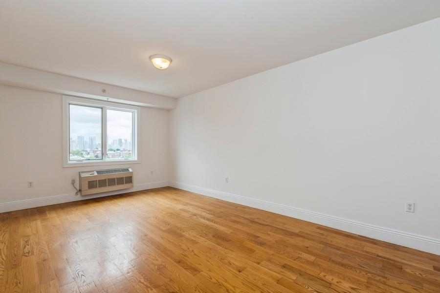 125 43RD ST Unit: 602