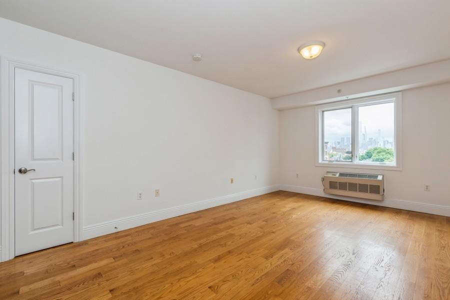 125 43RD ST Unit: 602