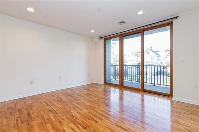 17 MEADOW RD Unit: 302