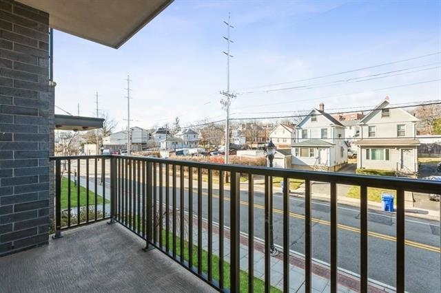 17 MEADOW RD Unit: 302