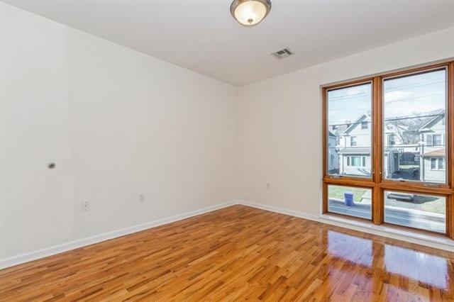 17 MEADOW RD Unit: 302