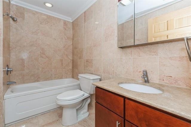 17 MEADOW RD Unit: 302