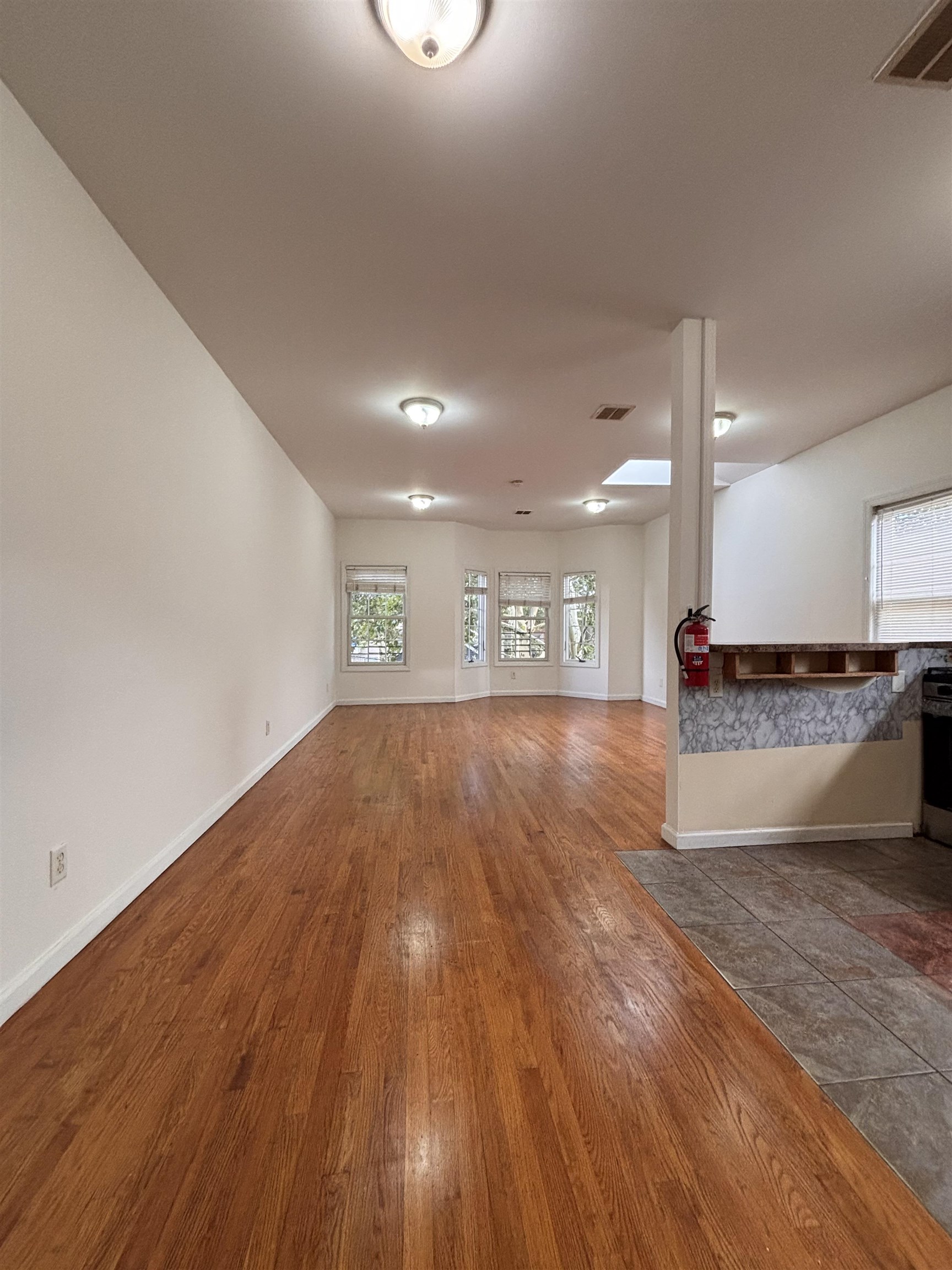 215 DELAWARE AVE