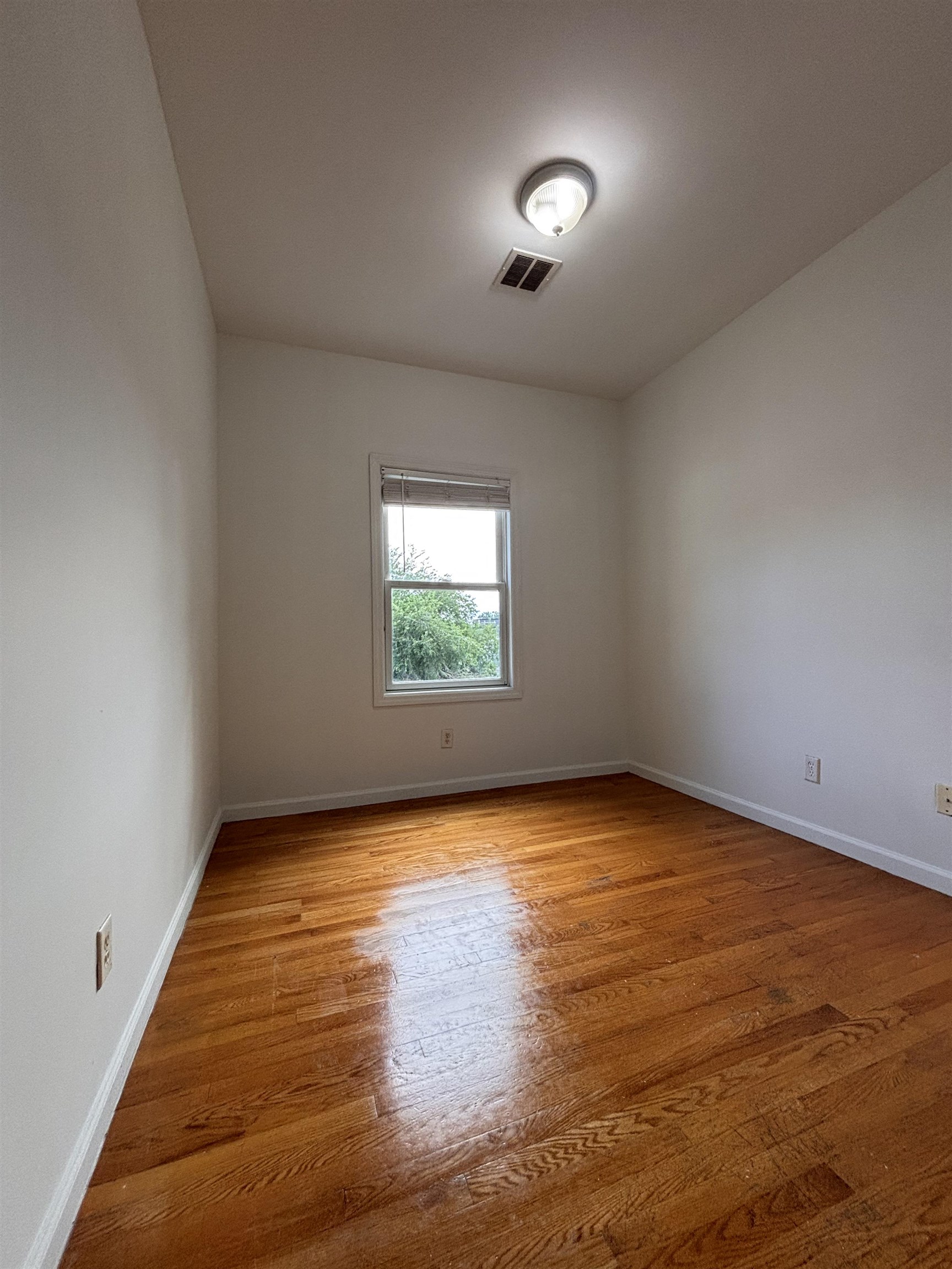 215 DELAWARE AVE