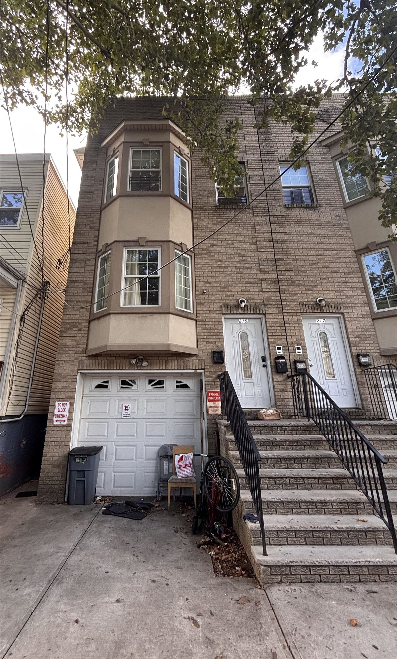 215 DELAWARE AVE