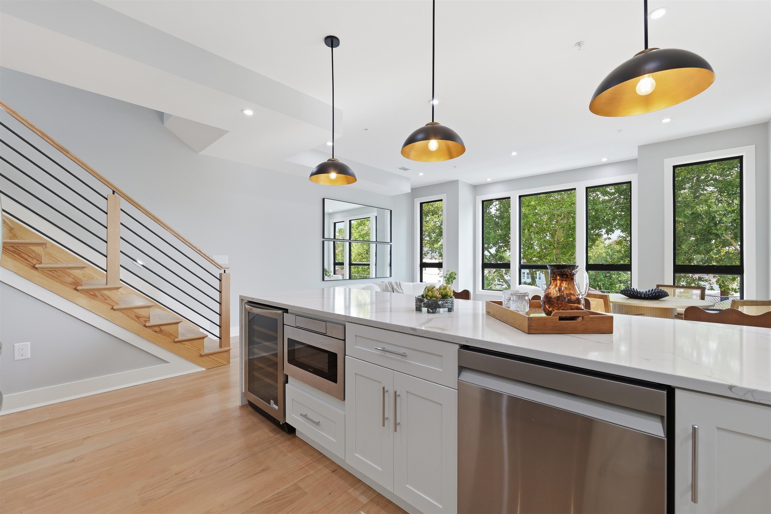 389 VIRGINIA AVE Unit: 3