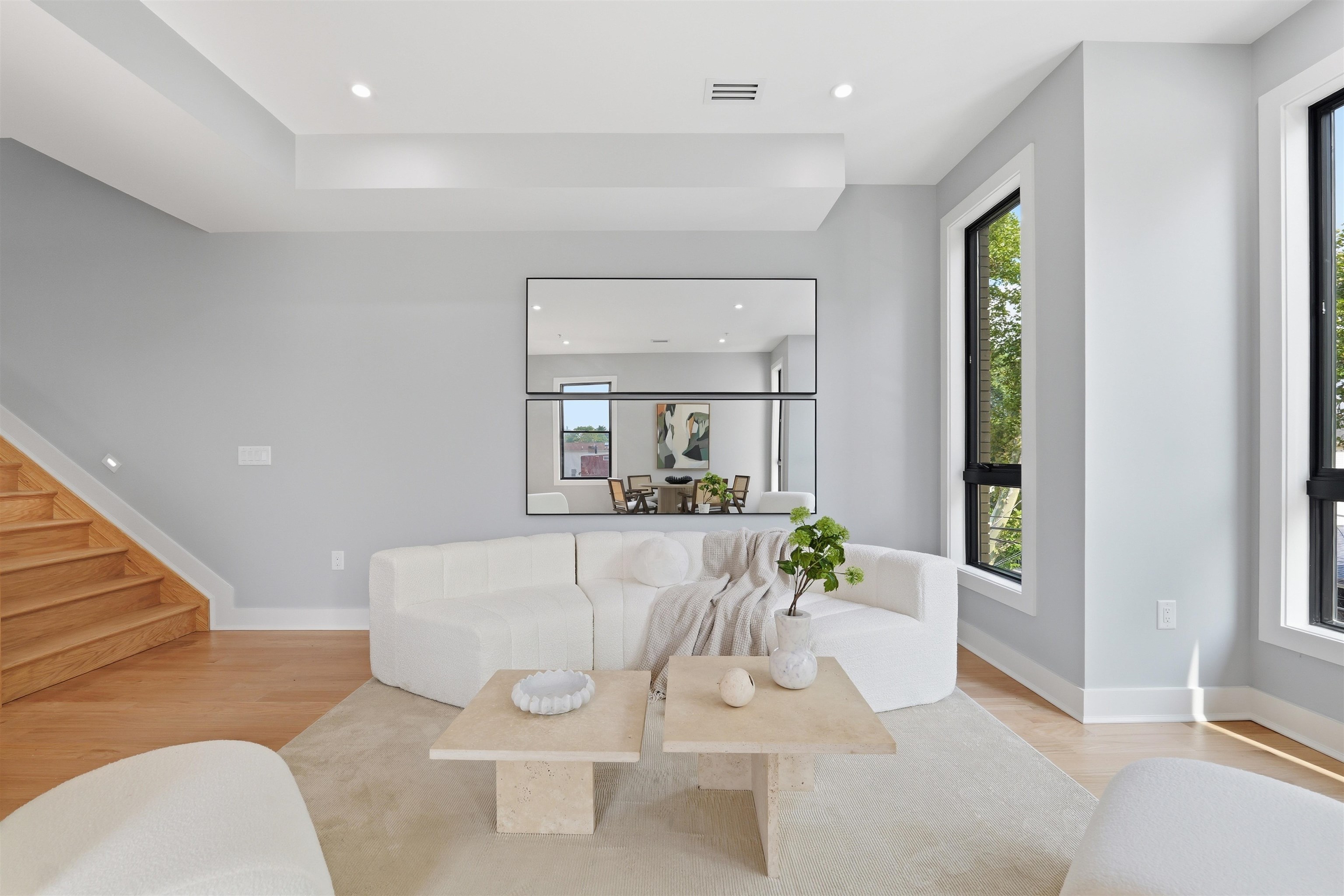 389 VIRGINIA AVE Unit: 3