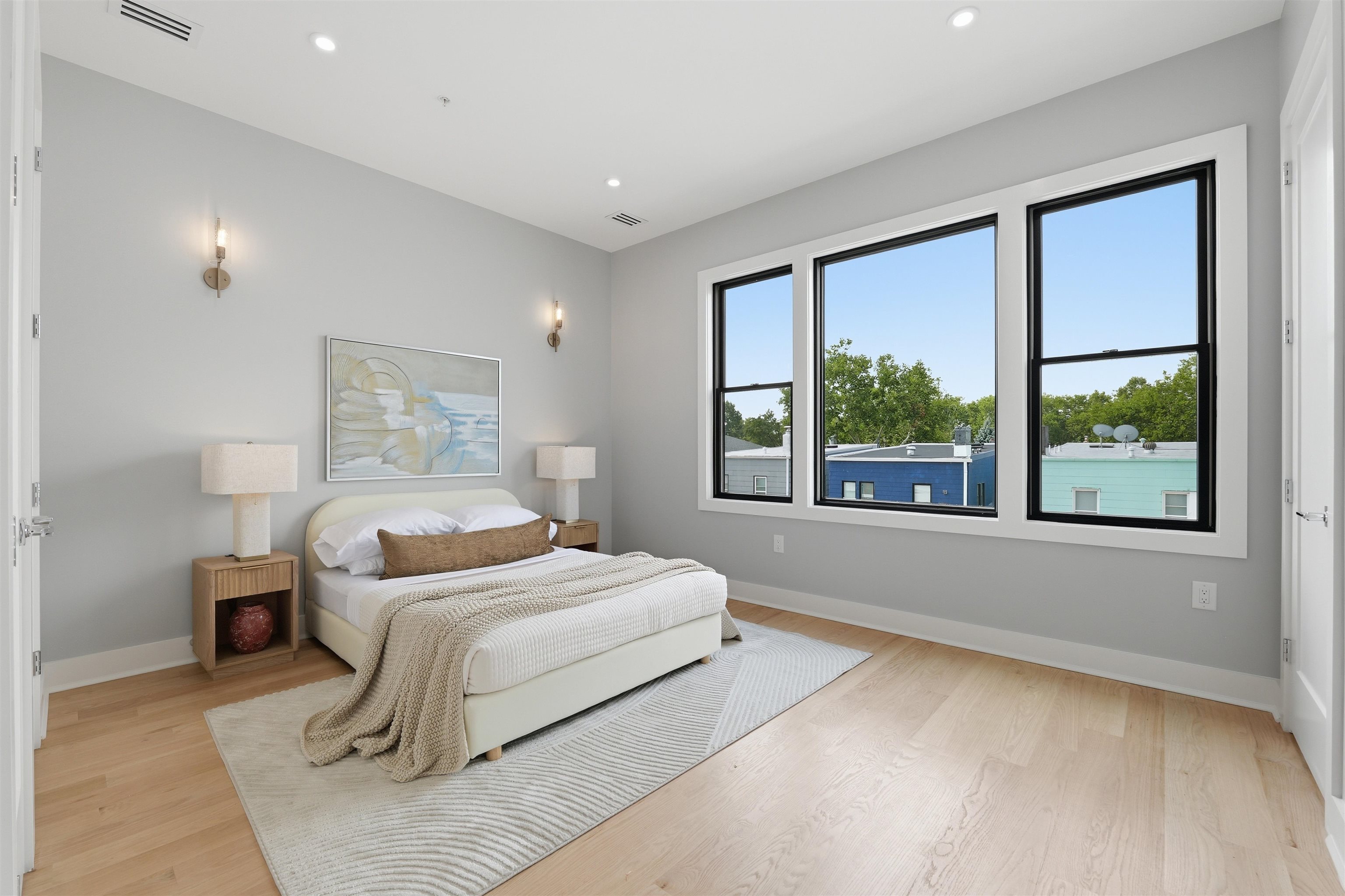 389 VIRGINIA AVE Unit: 3