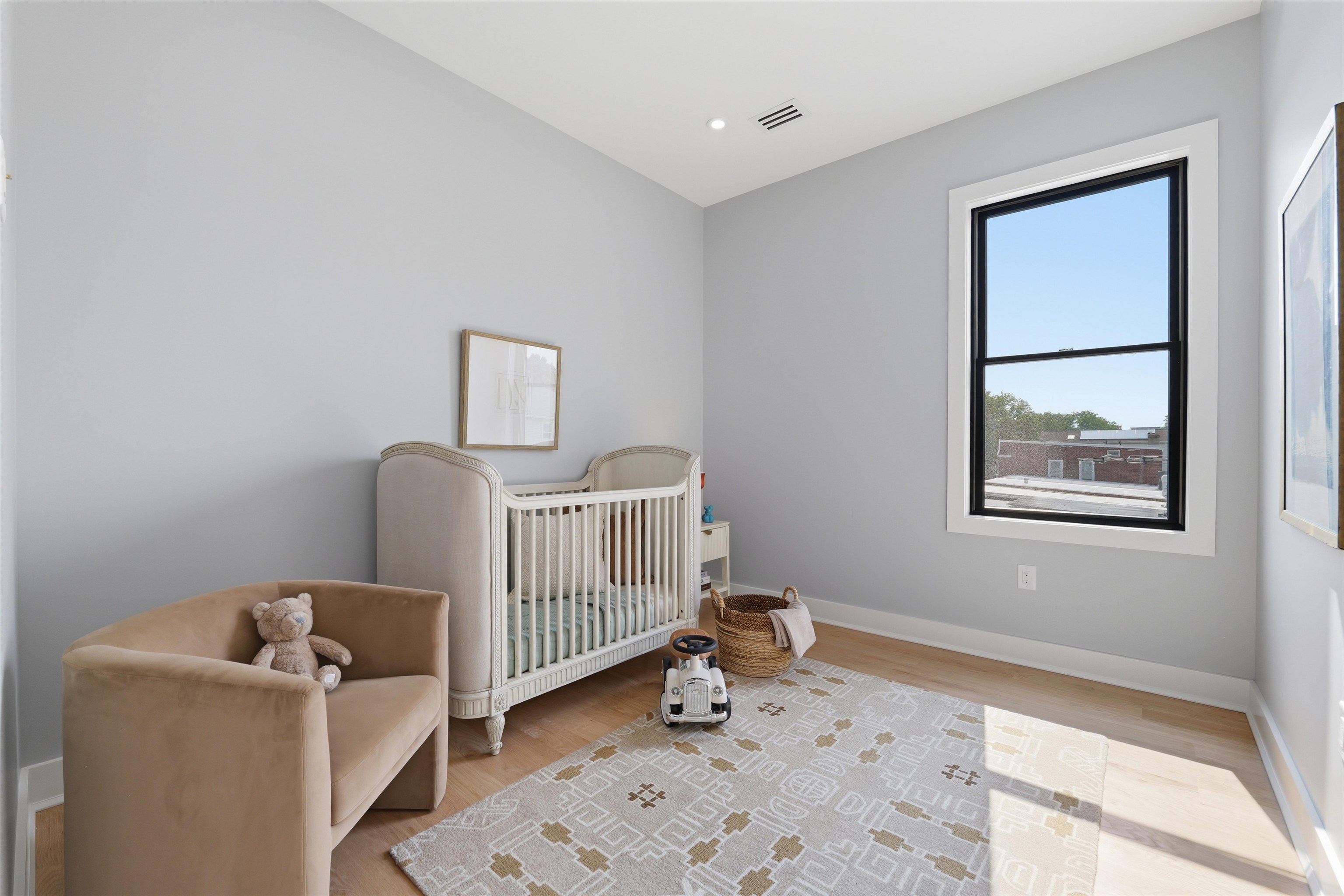 389 VIRGINIA AVE Unit: 3