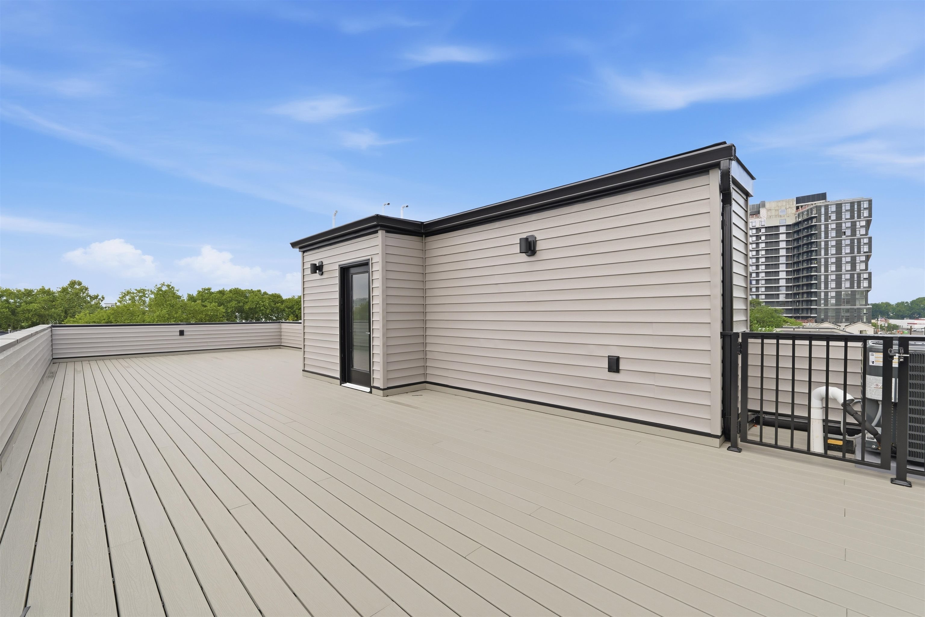 389 VIRGINIA AVE Unit: 3