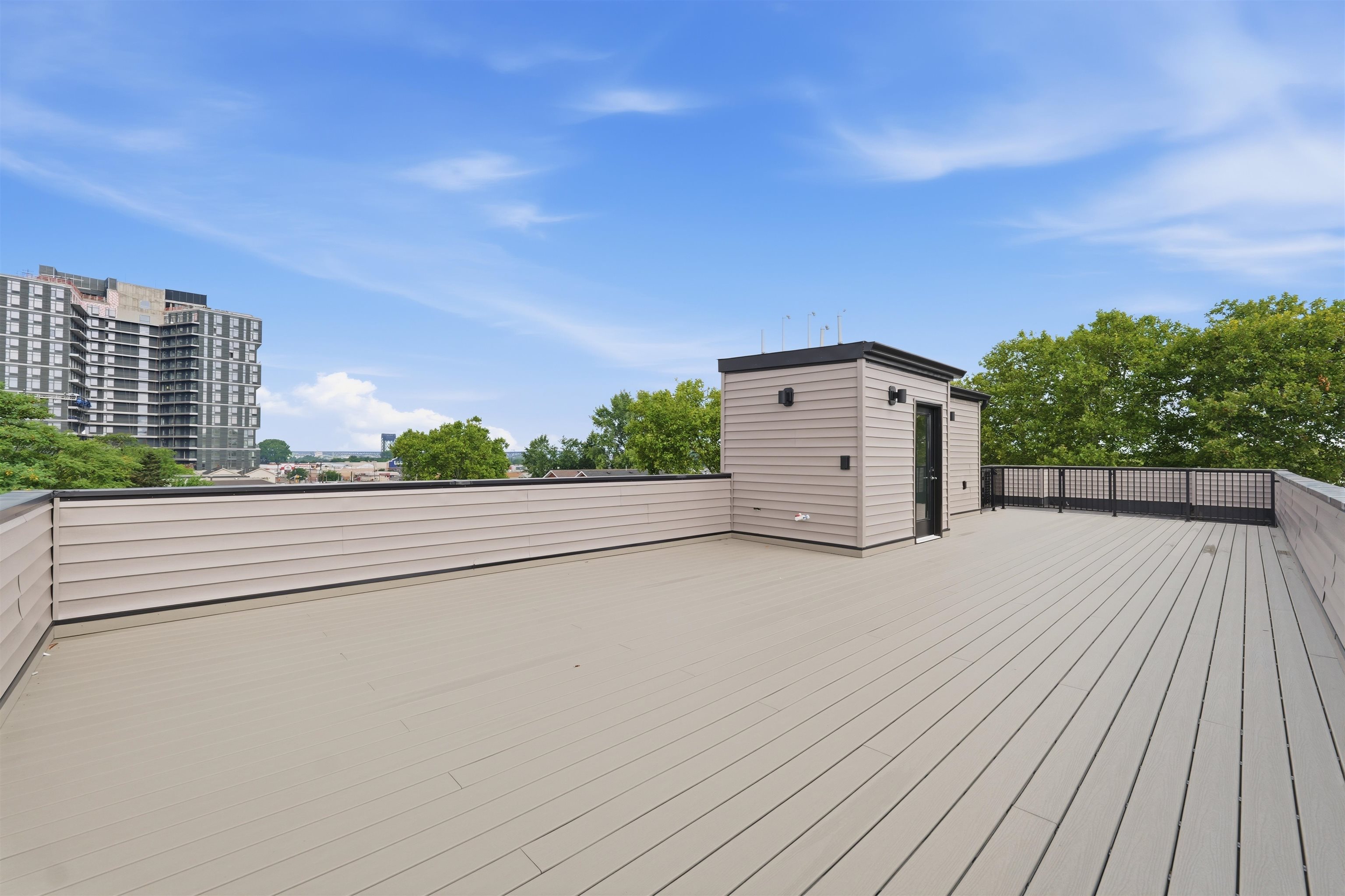 389 VIRGINIA AVE Unit: 3