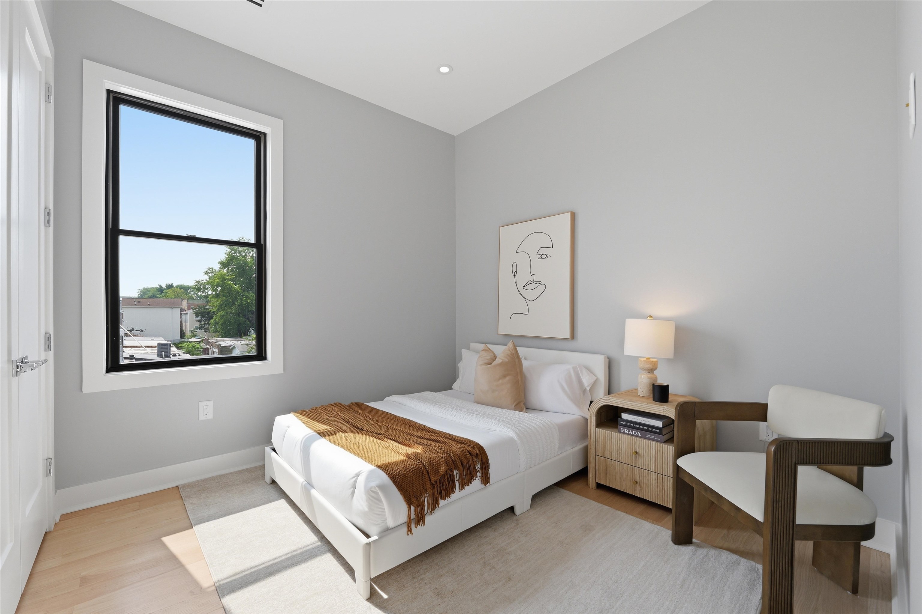 389 VIRGINIA AVE Unit: 3