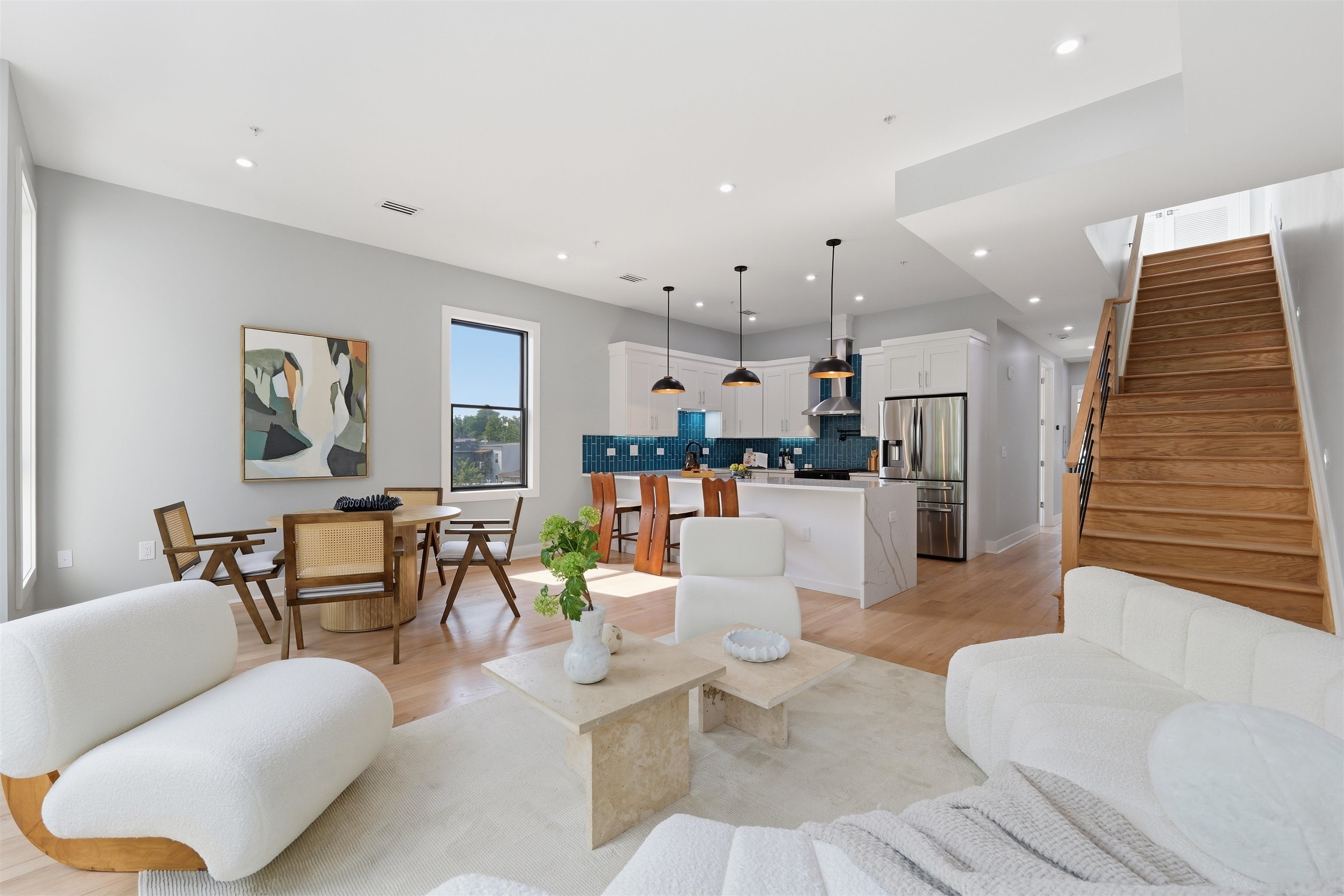 389 VIRGINIA AVE Unit: 3
