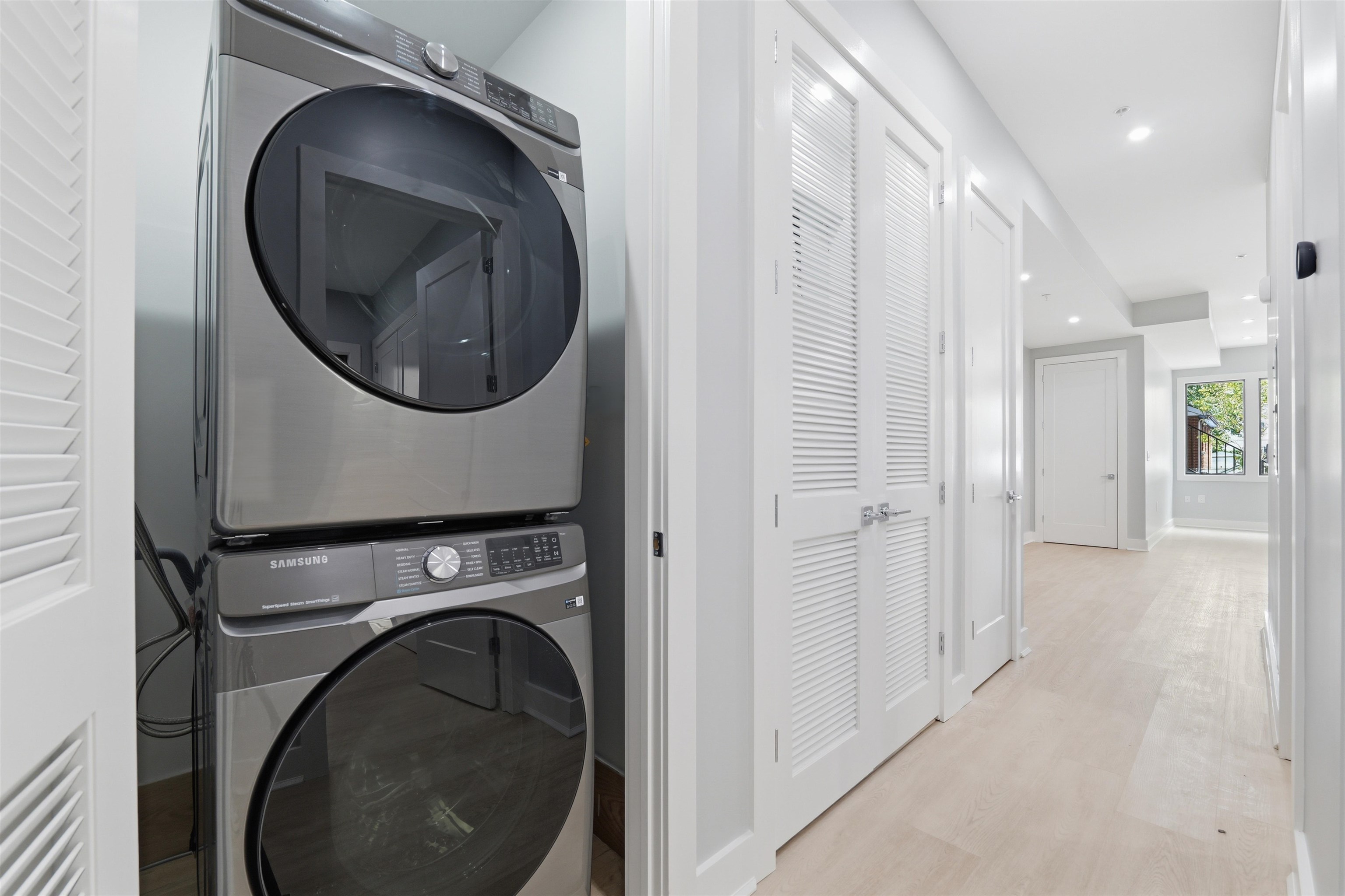 389 VIRGINIA AVE Unit: 1