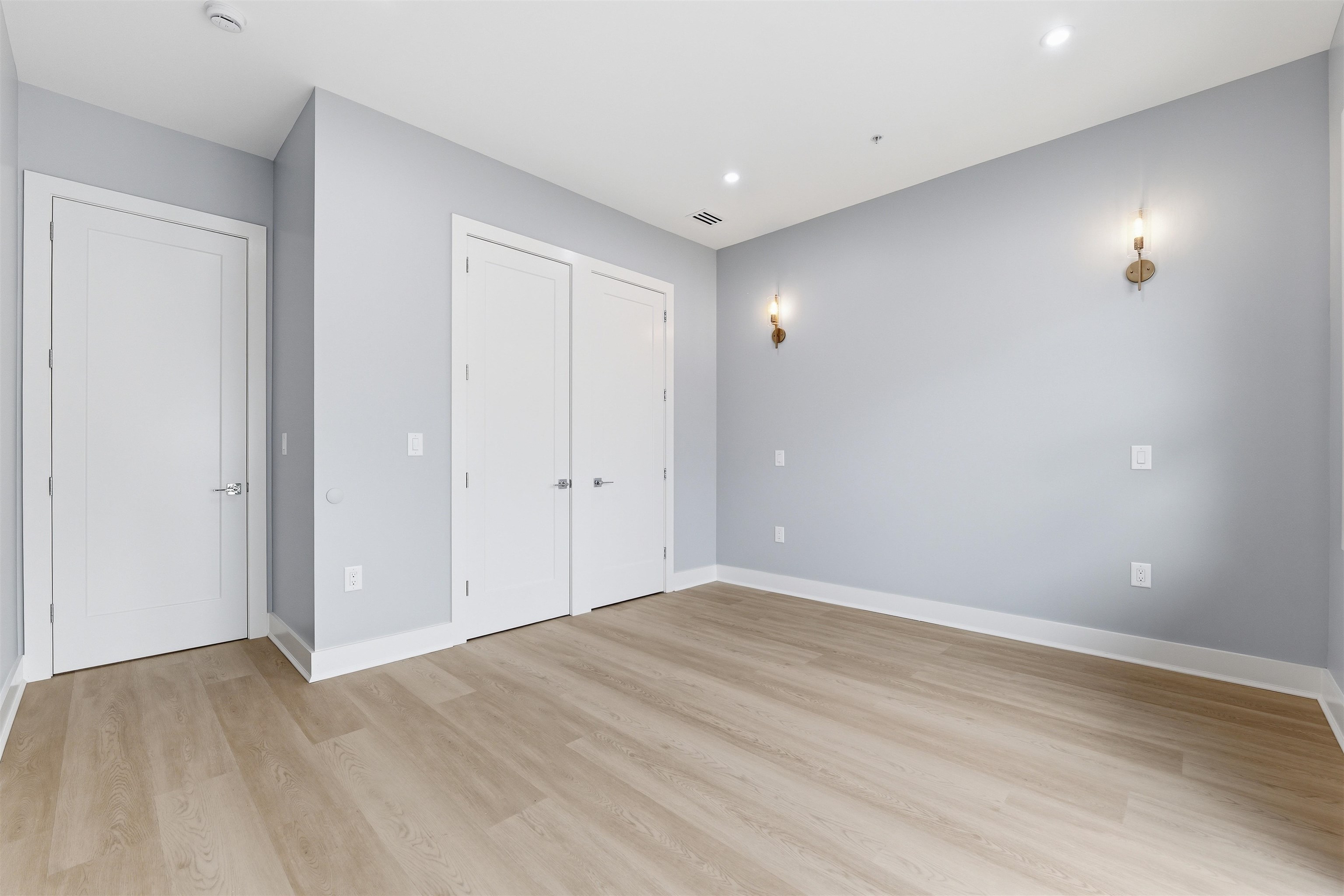389 VIRGINIA AVE Unit: 1