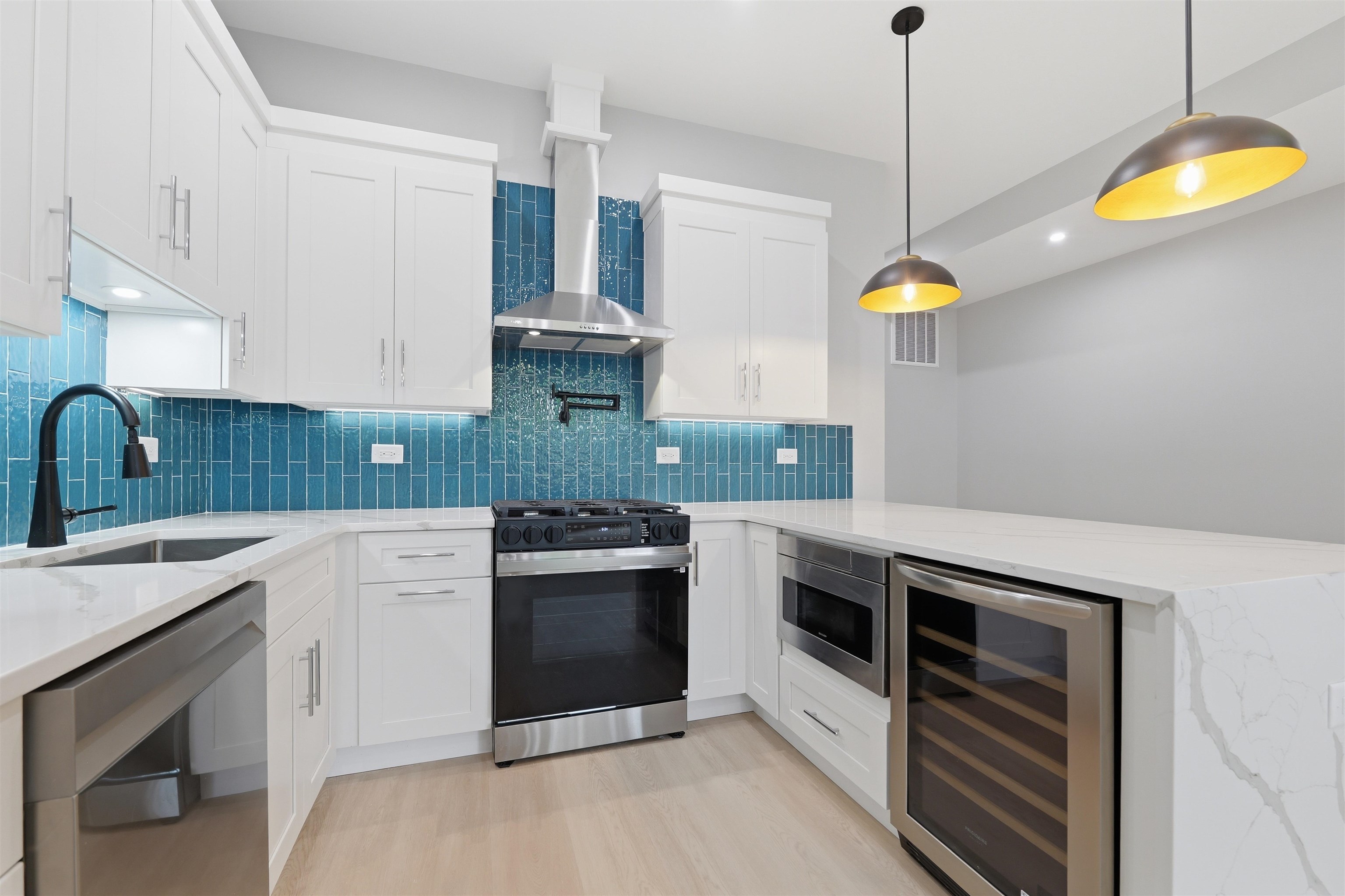 389 VIRGINIA AVE Unit: 1