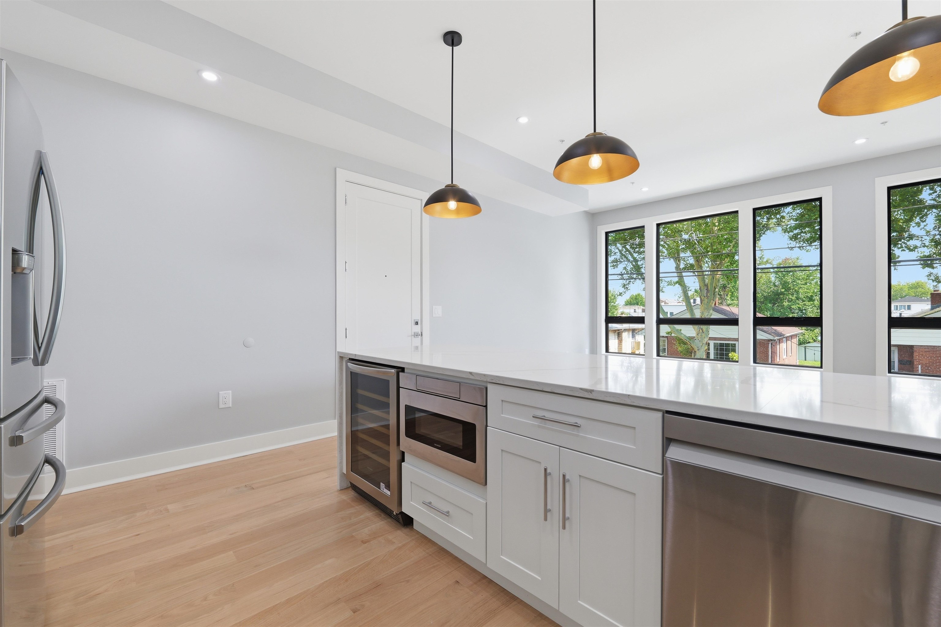 389 VIRGINIA AVE Unit: 2