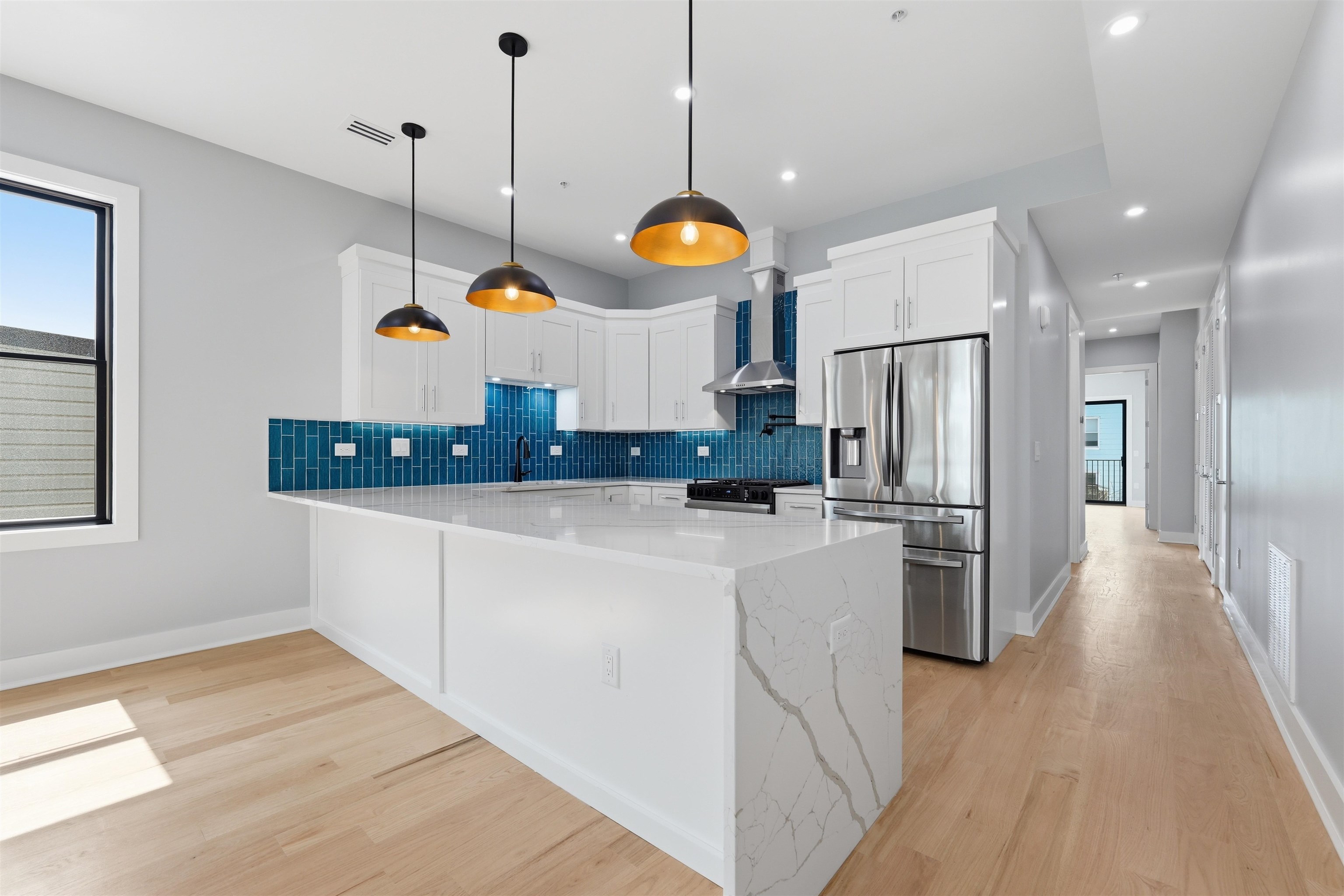 389 VIRGINIA AVE Unit: 2