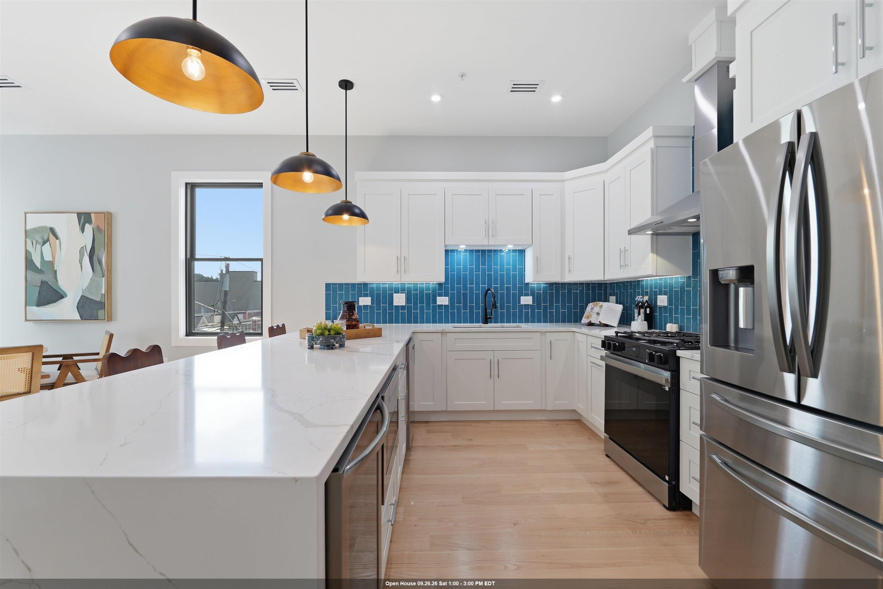 389 VIRGINIA AVE Unit: 2