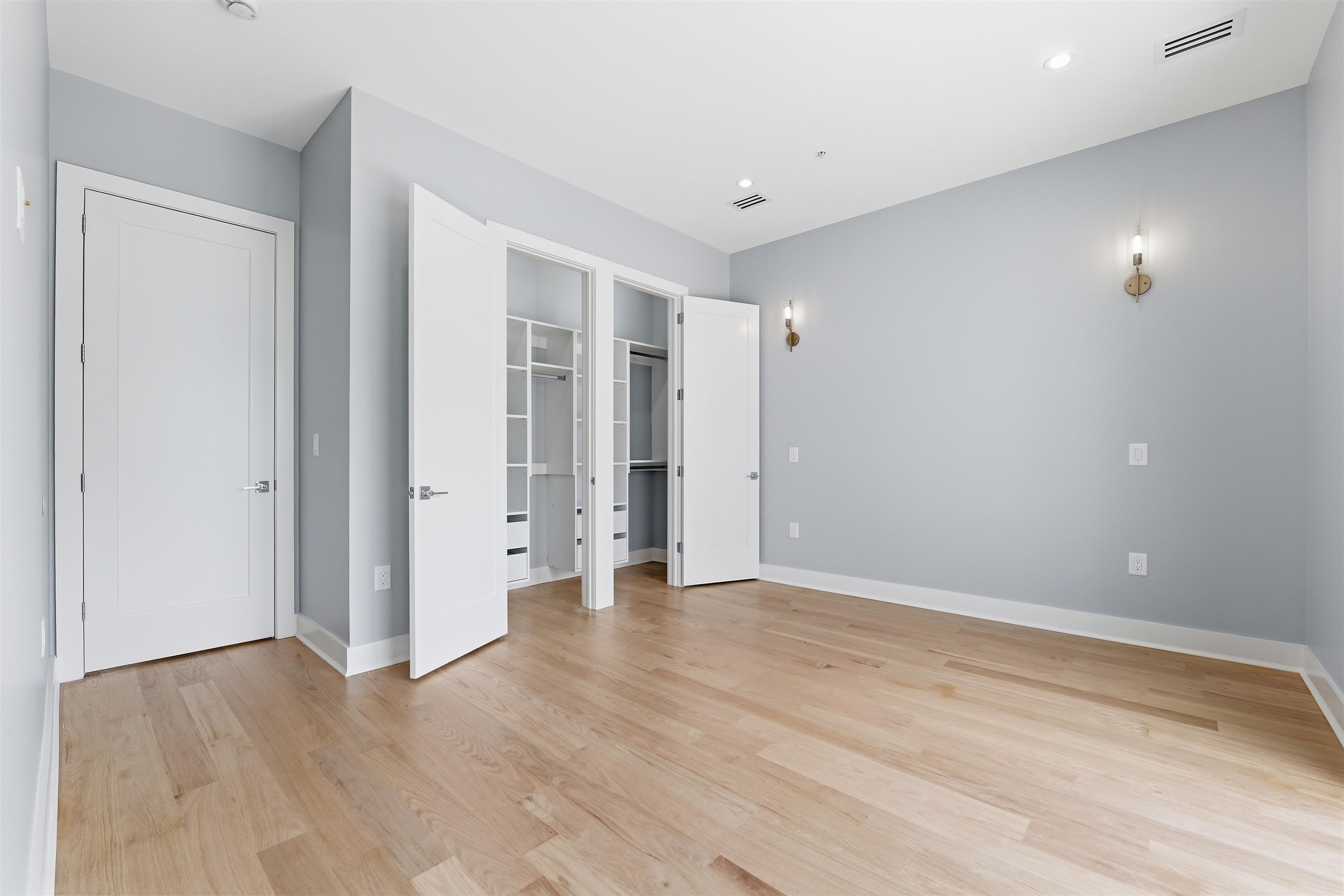 389 VIRGINIA AVE Unit: 2