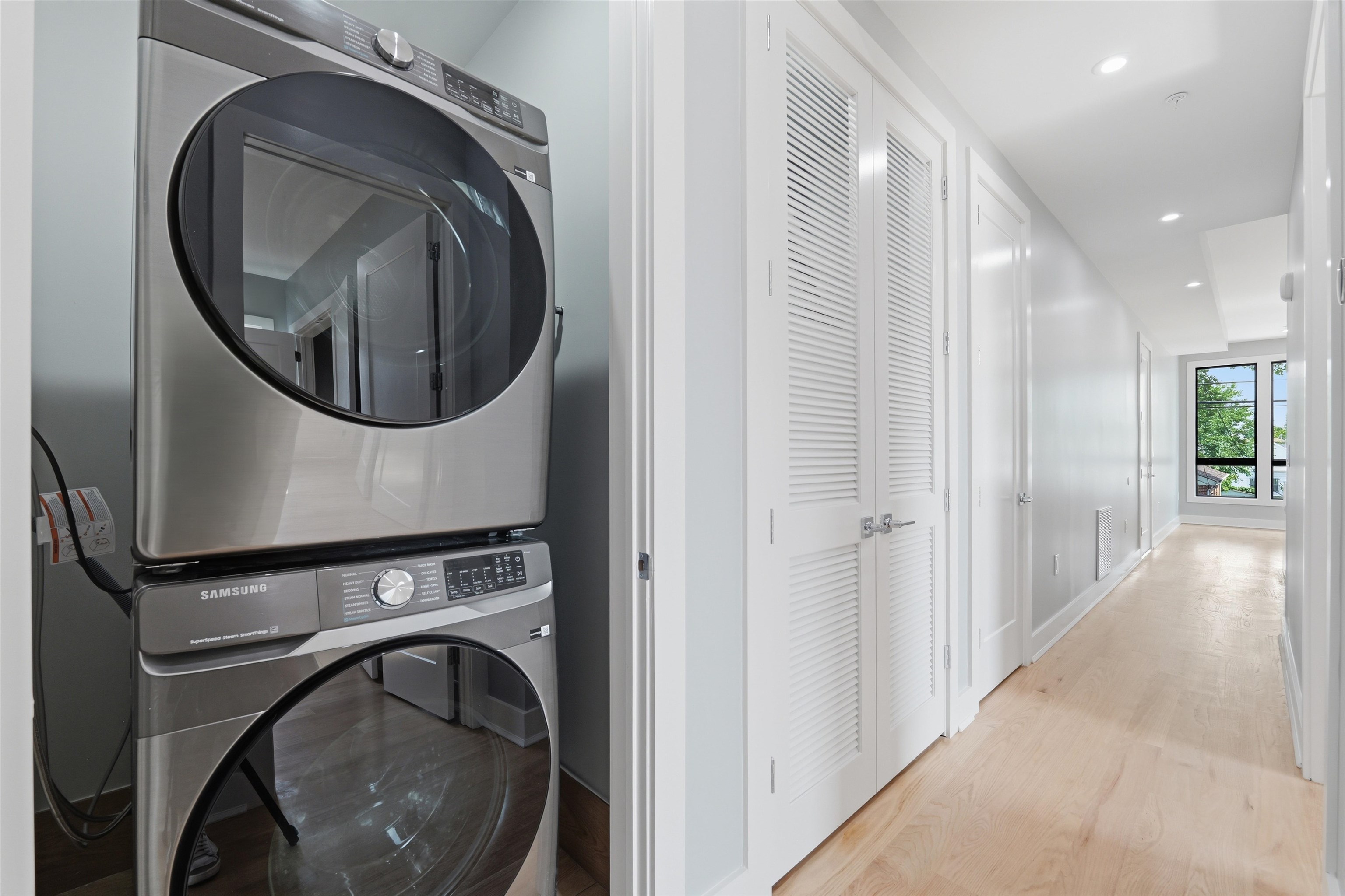 389 VIRGINIA AVE Unit: 2