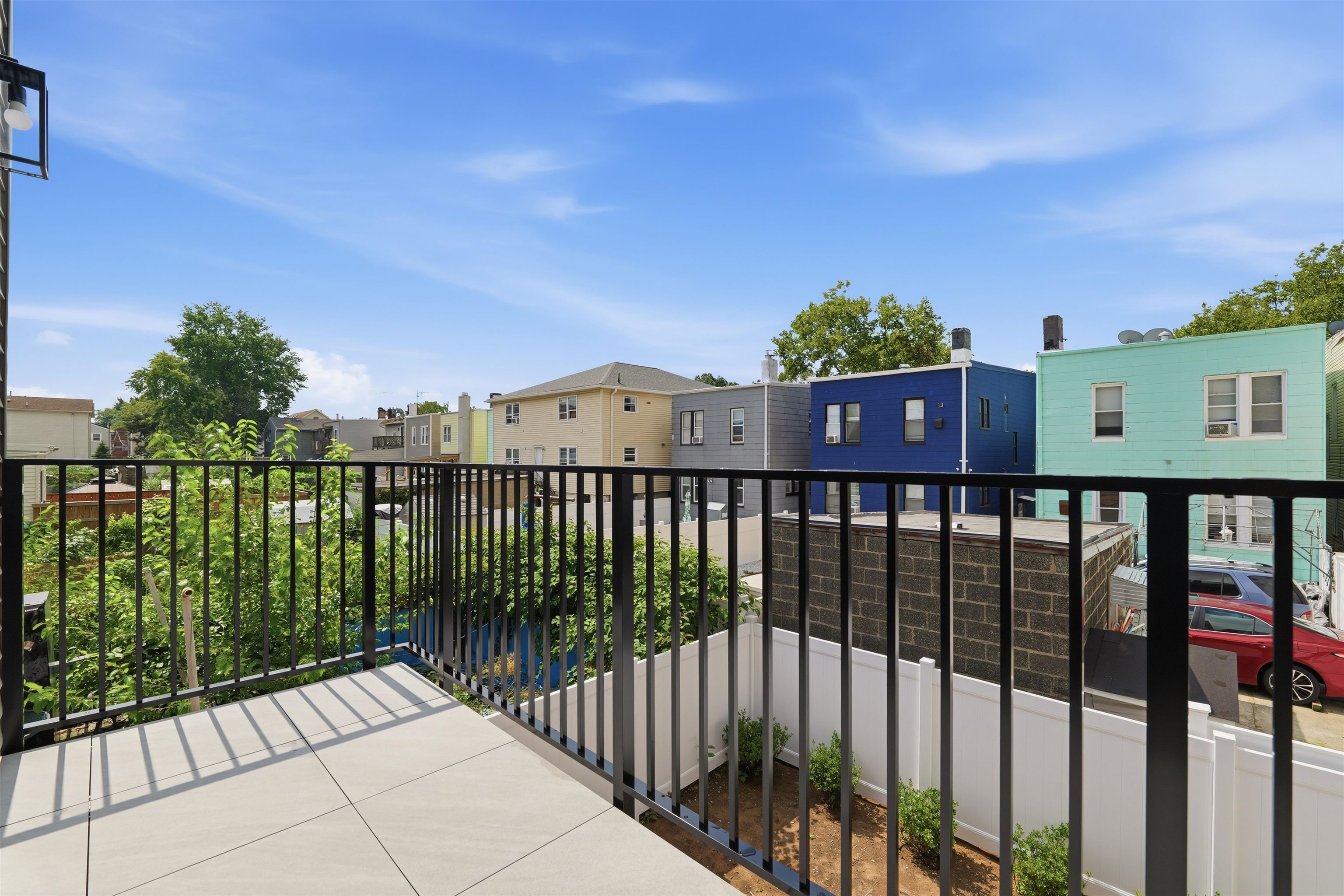 389 VIRGINIA AVE Unit: 2