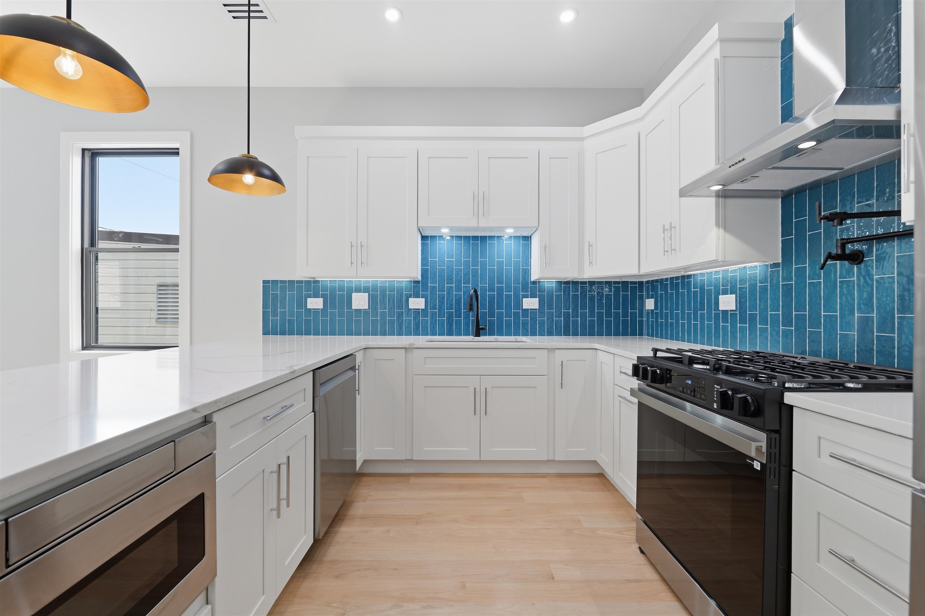 389 VIRGINIA AVE Unit: 2