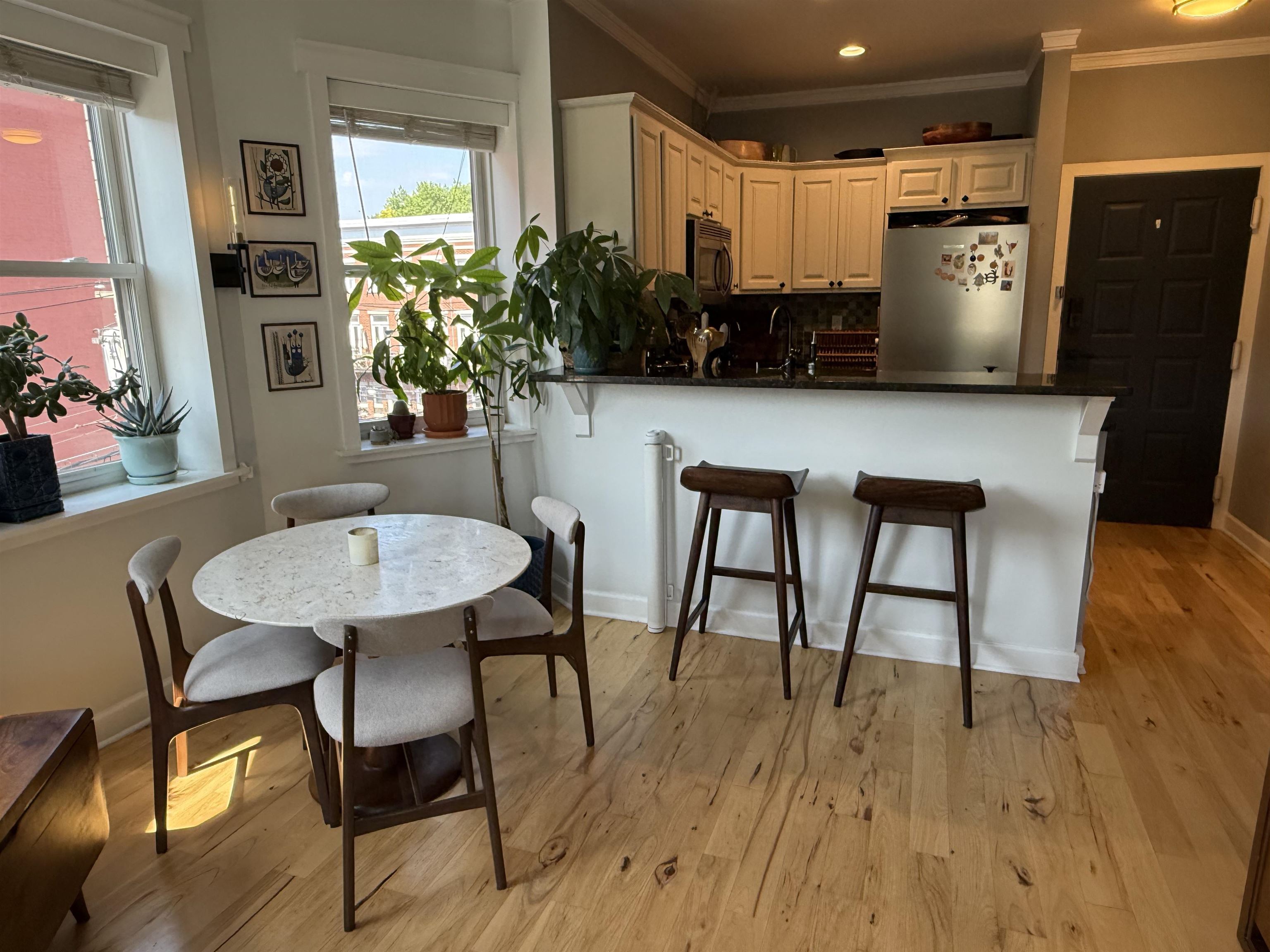 301 MONROE ST Unit: 3R