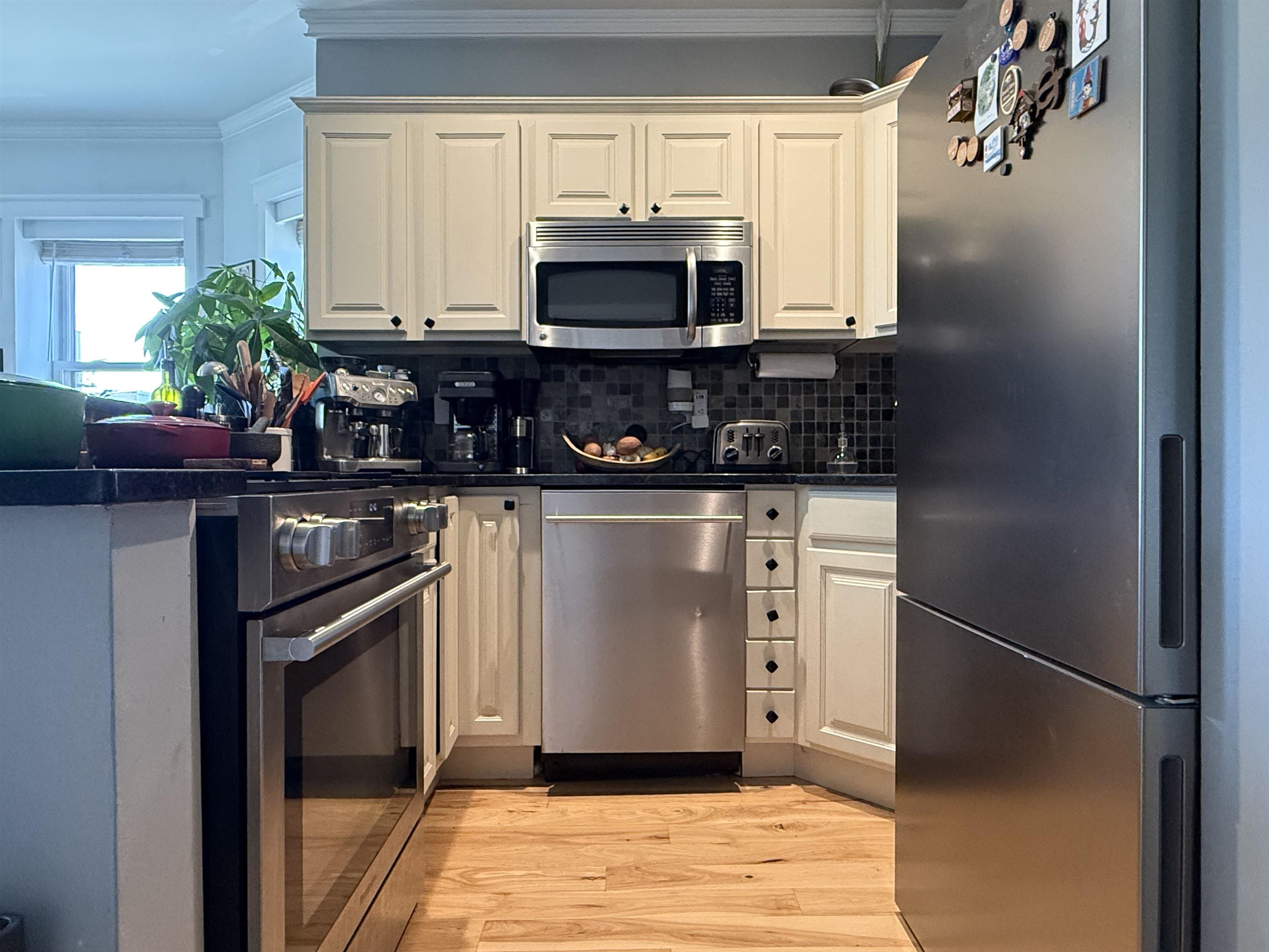 301 MONROE ST Unit: 3R