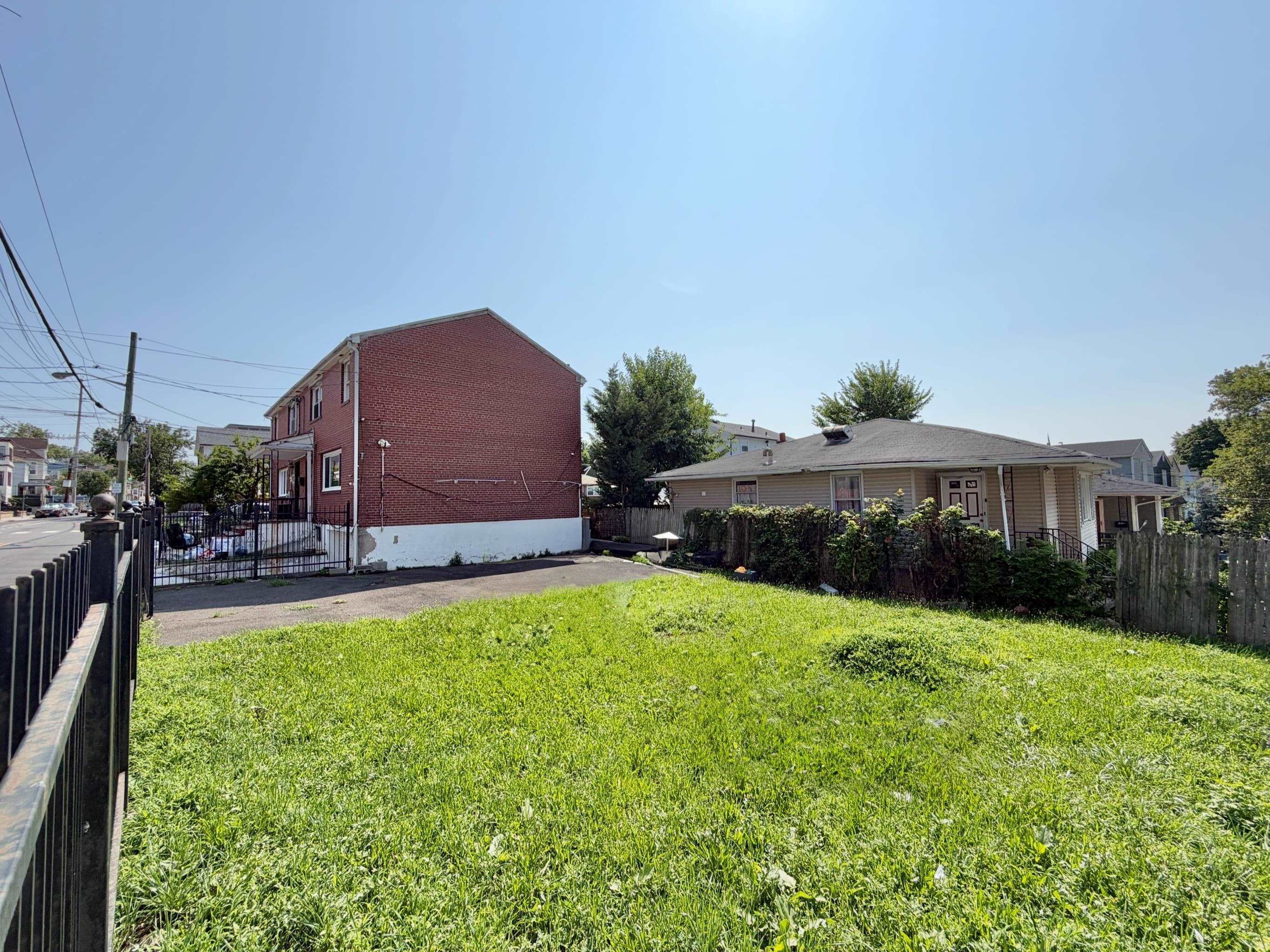 564 GARFIELD AVE