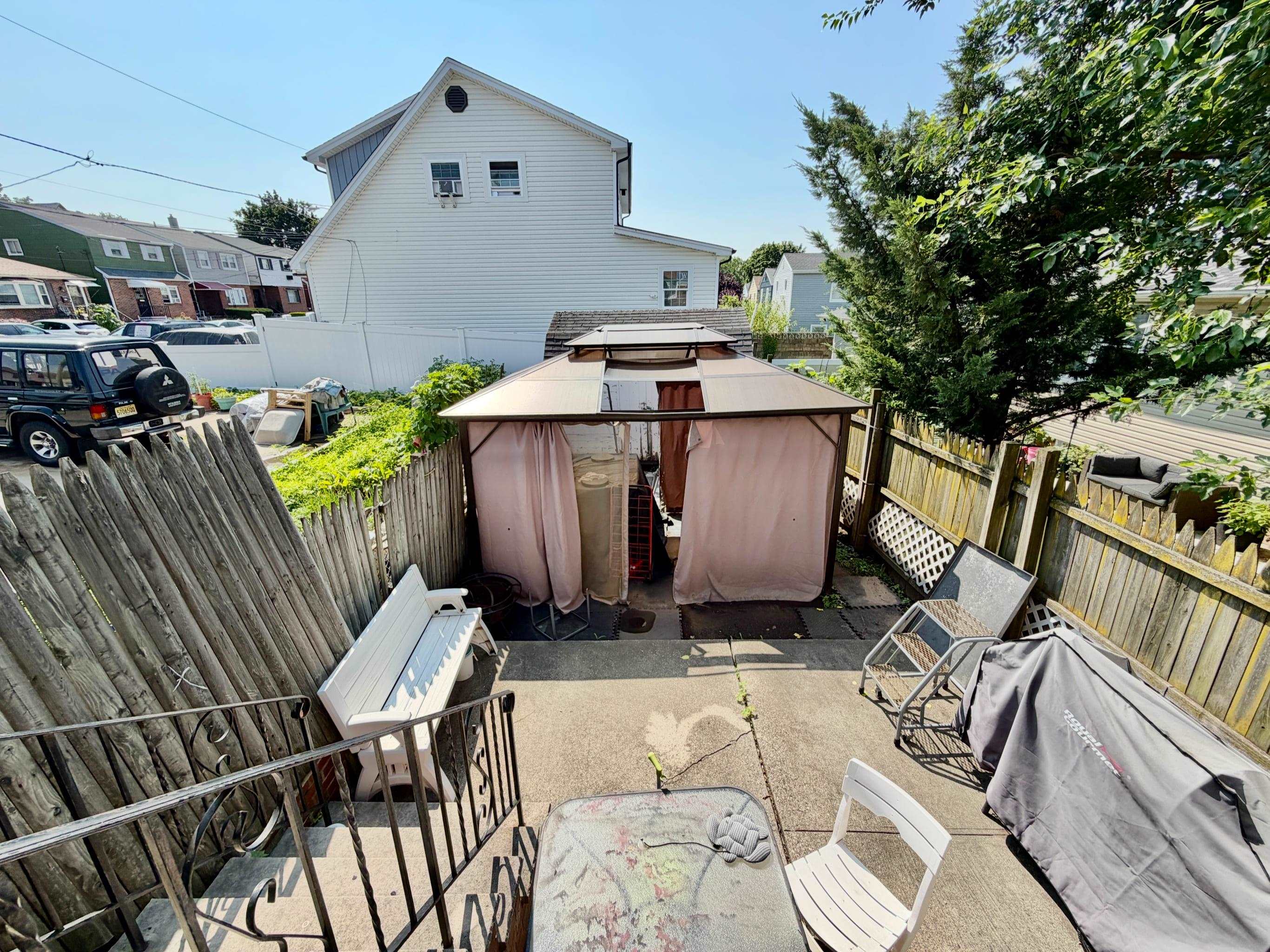 564 GARFIELD AVE