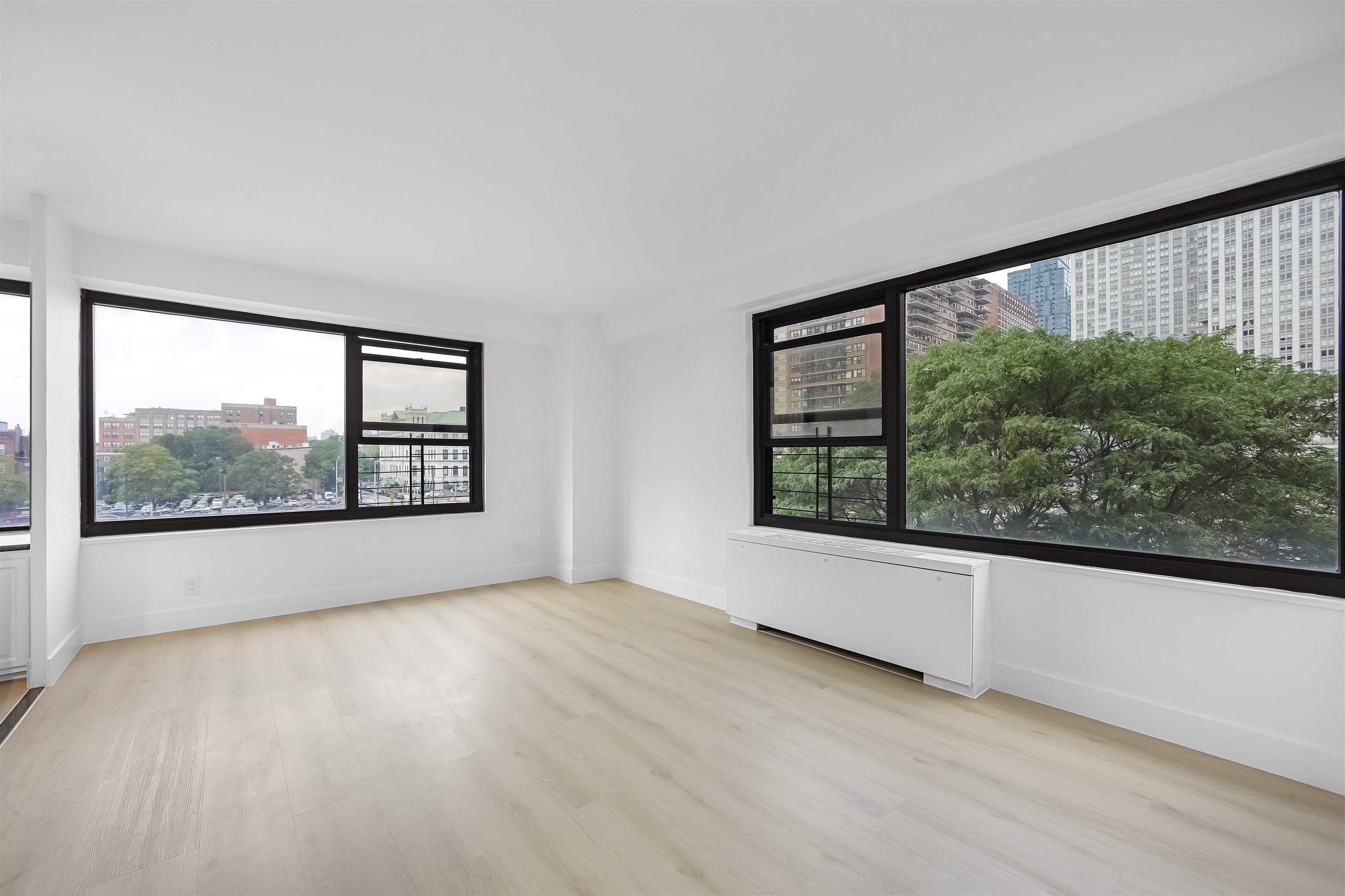 135 MONTGOMERY ST Unit: 4G