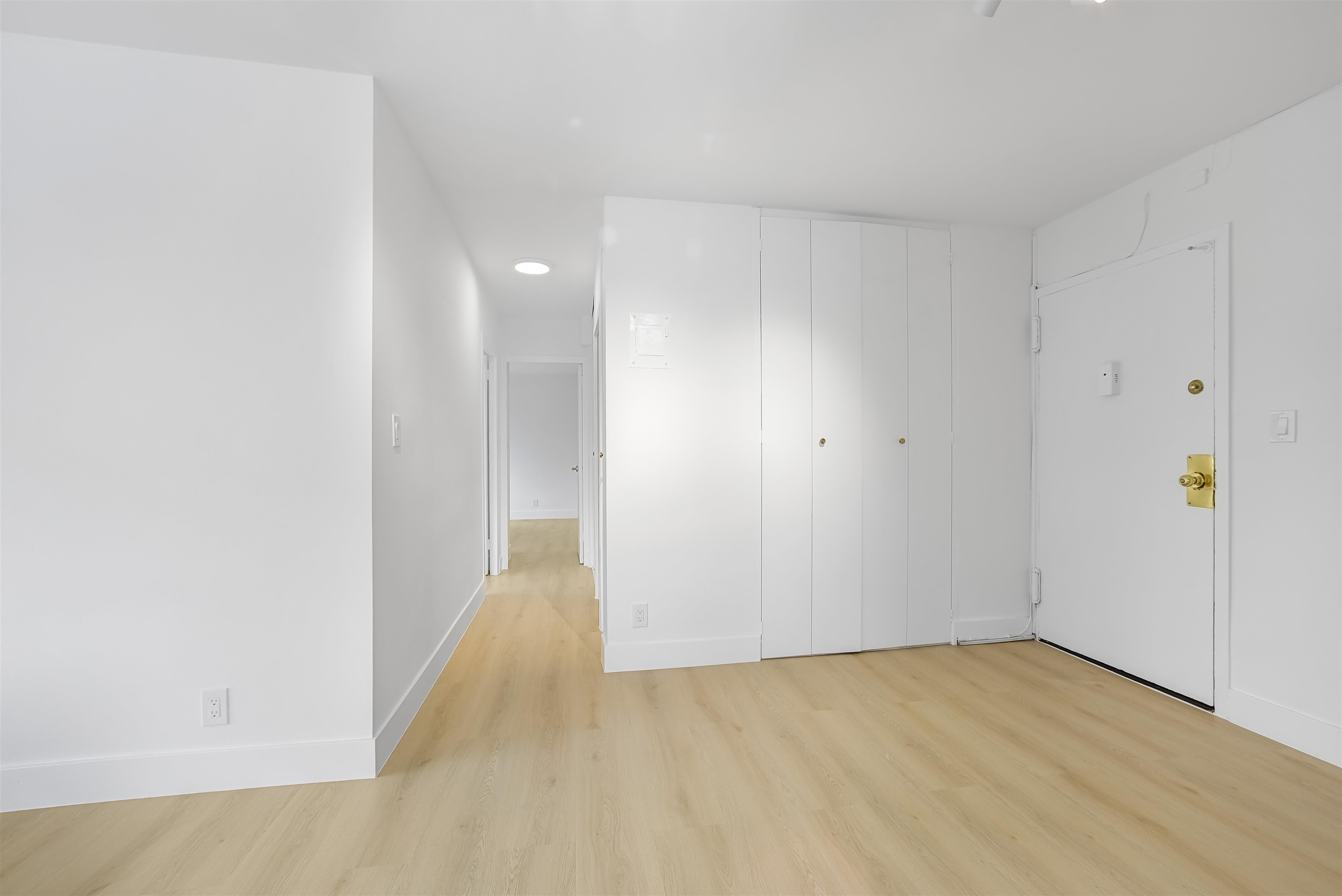 135 MONTGOMERY ST Unit: 4G