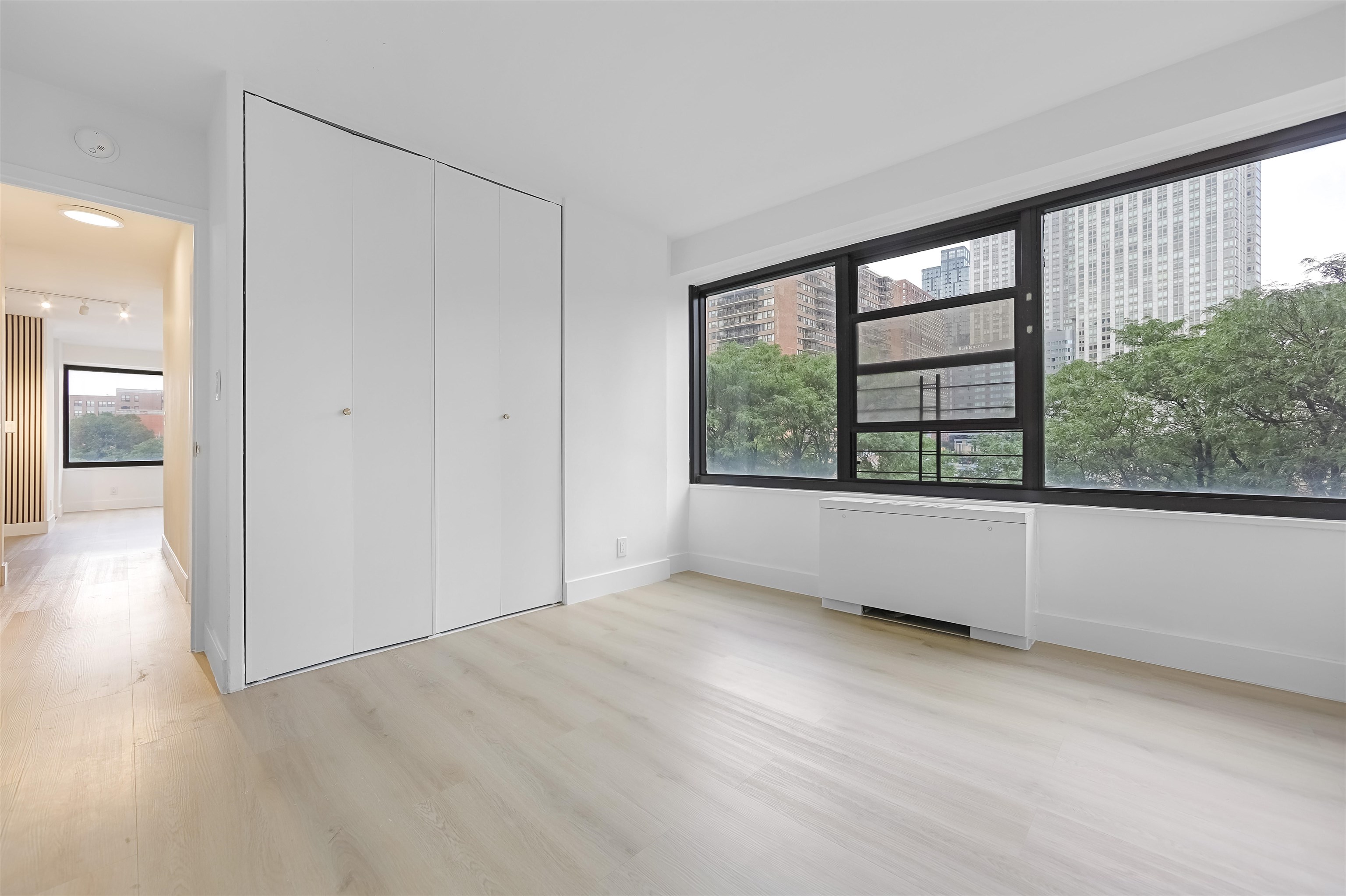 135 MONTGOMERY ST Unit: 4G
