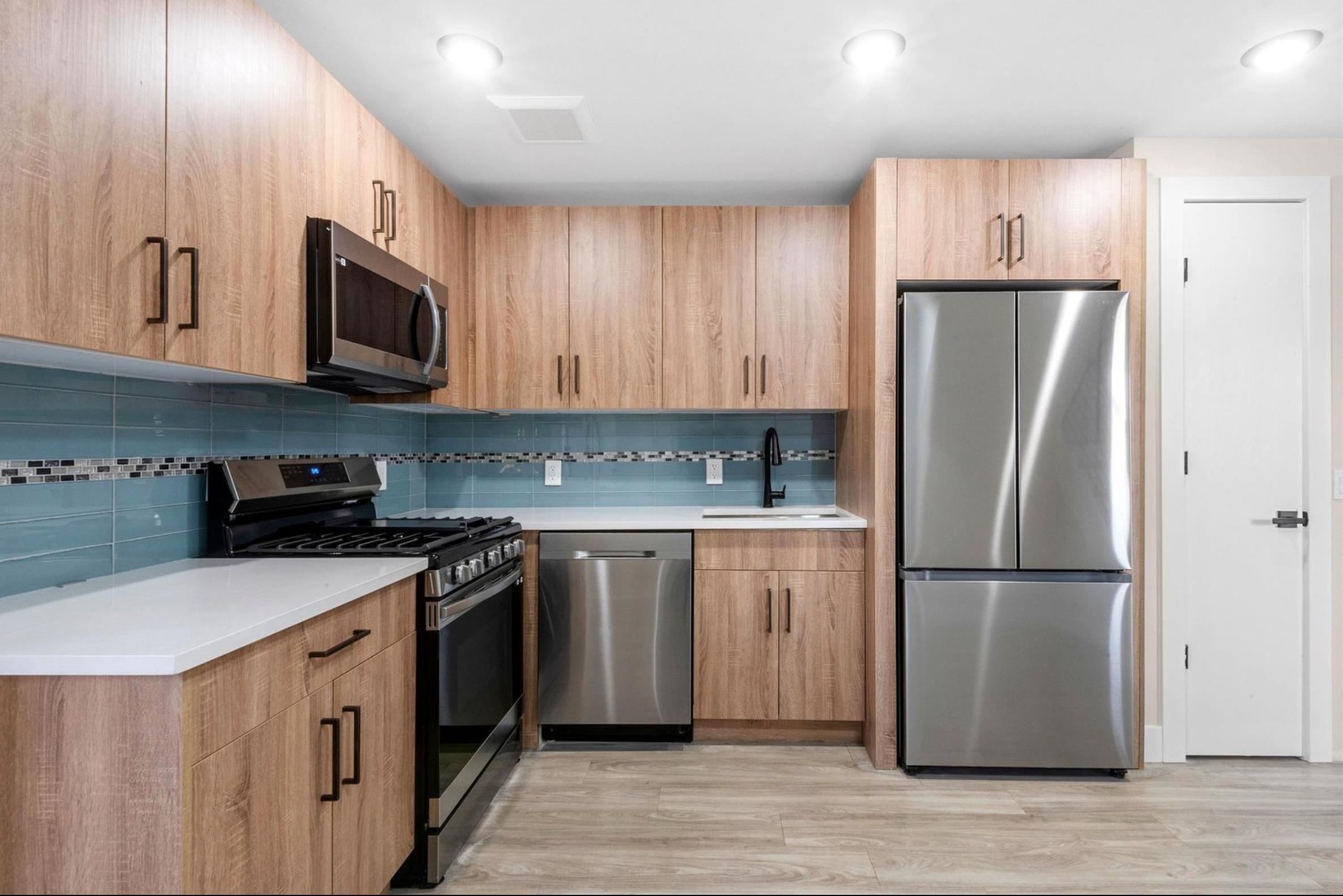212 70TH ST Unit: 405