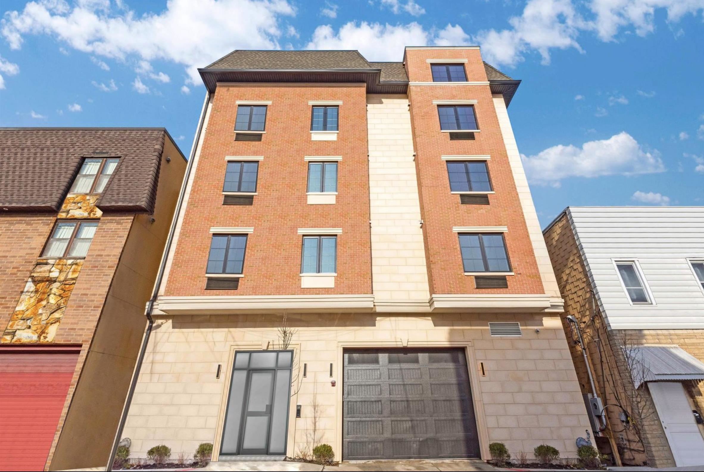 212 70TH ST Unit: 405