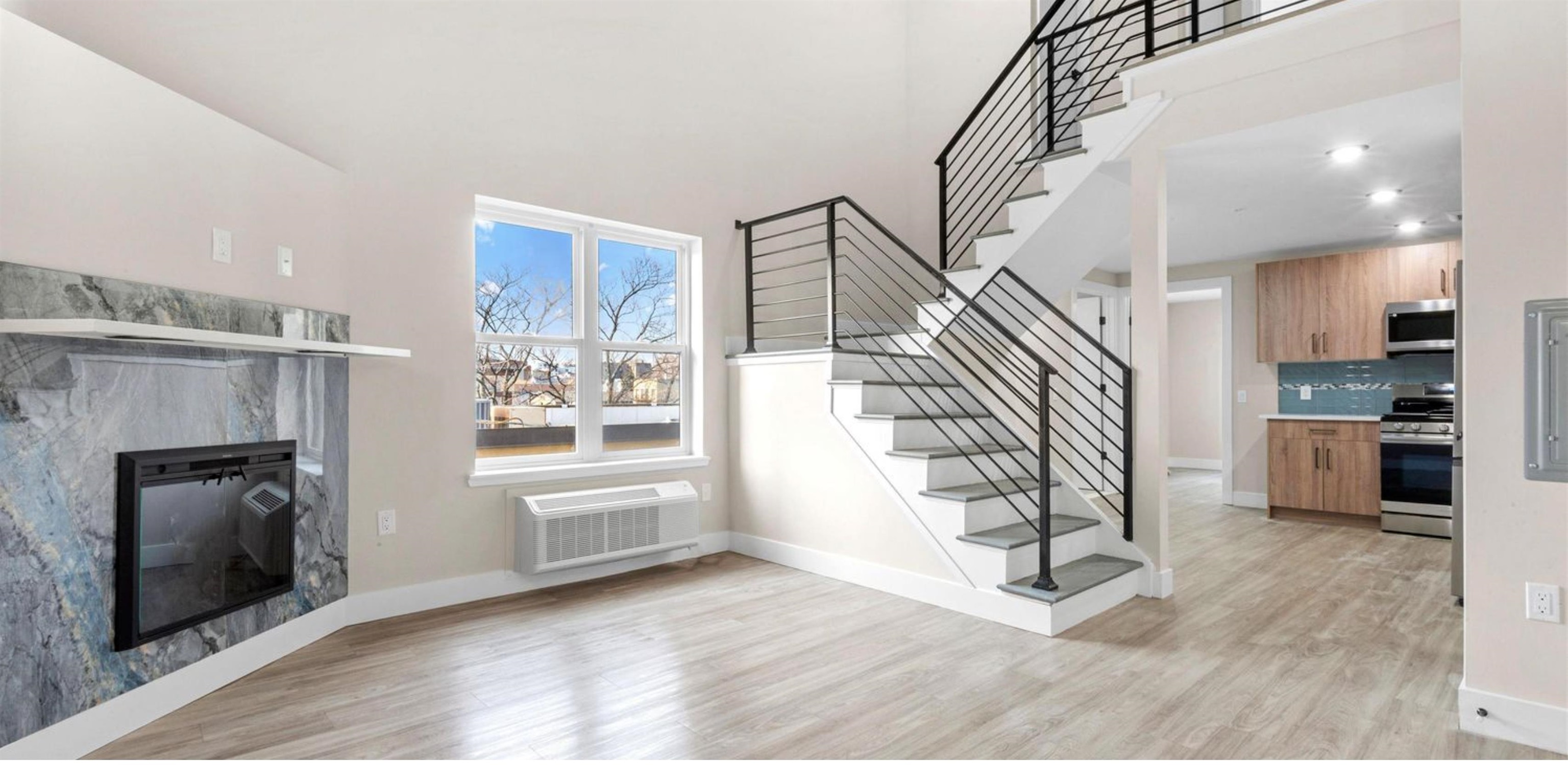 212 70TH ST Unit: 405